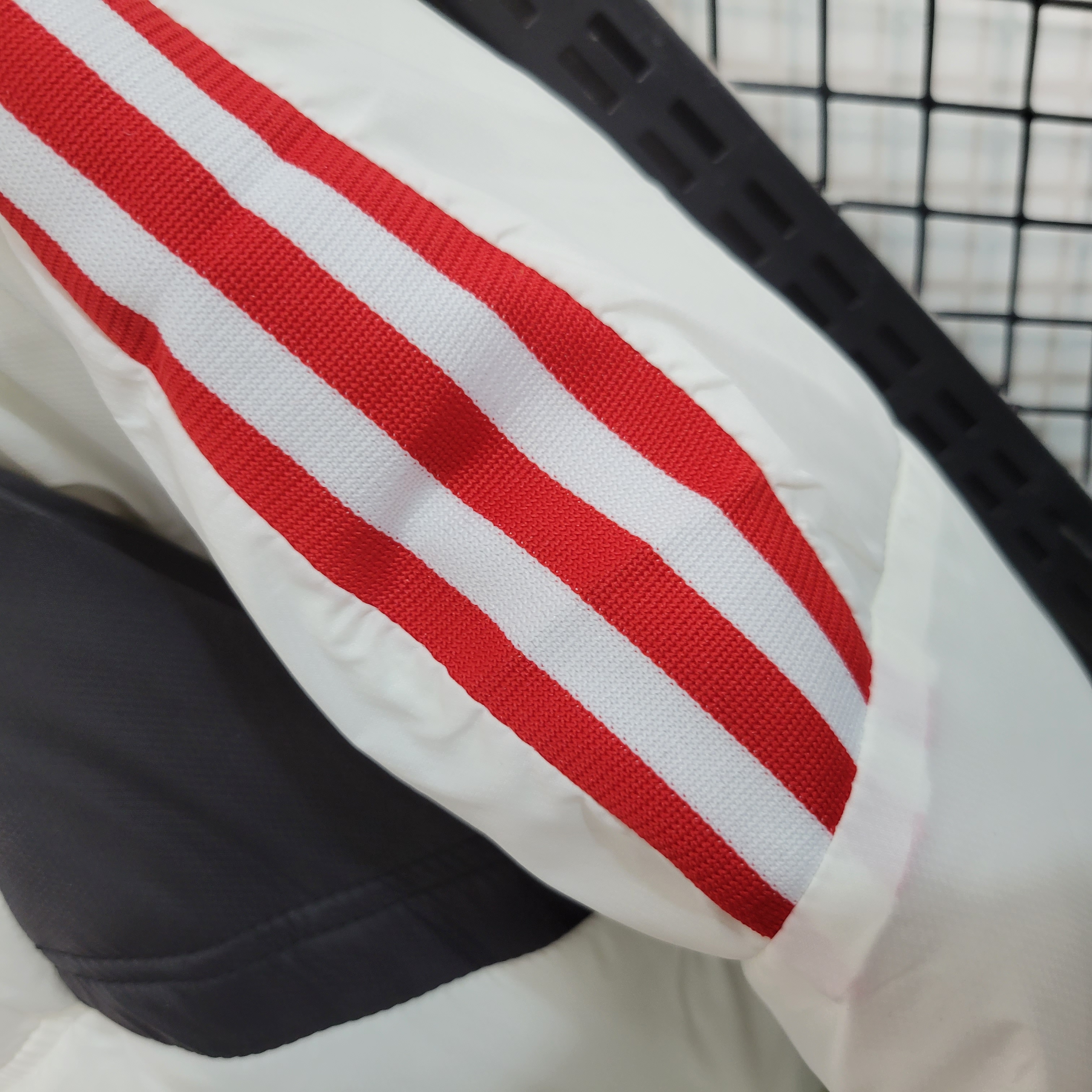 Manchester United 23-24 Men's Hooded Thermal Cotton Jacket - White