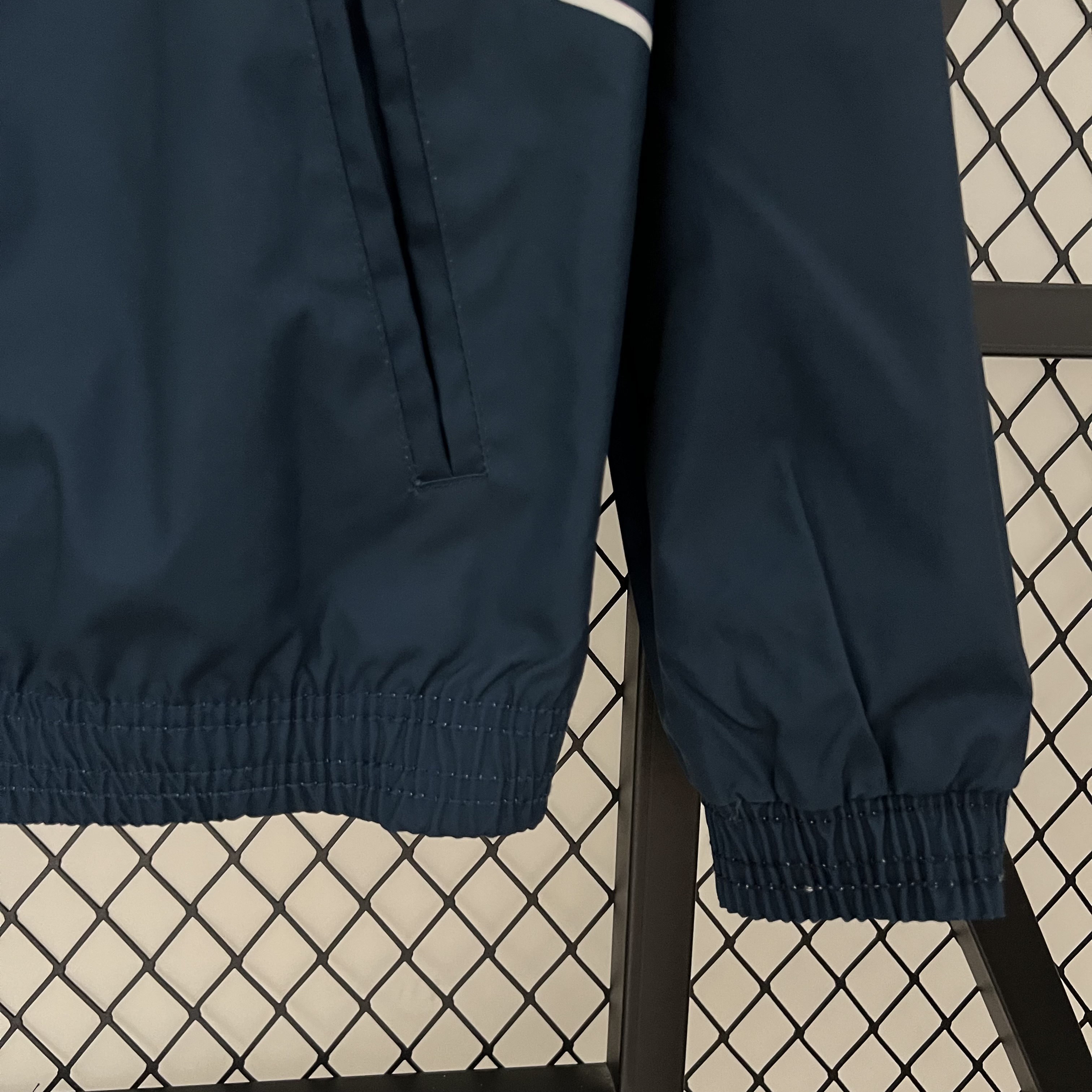 B.A.R.S.A 23-24 Player Reversible Windbreaker - White & Blue