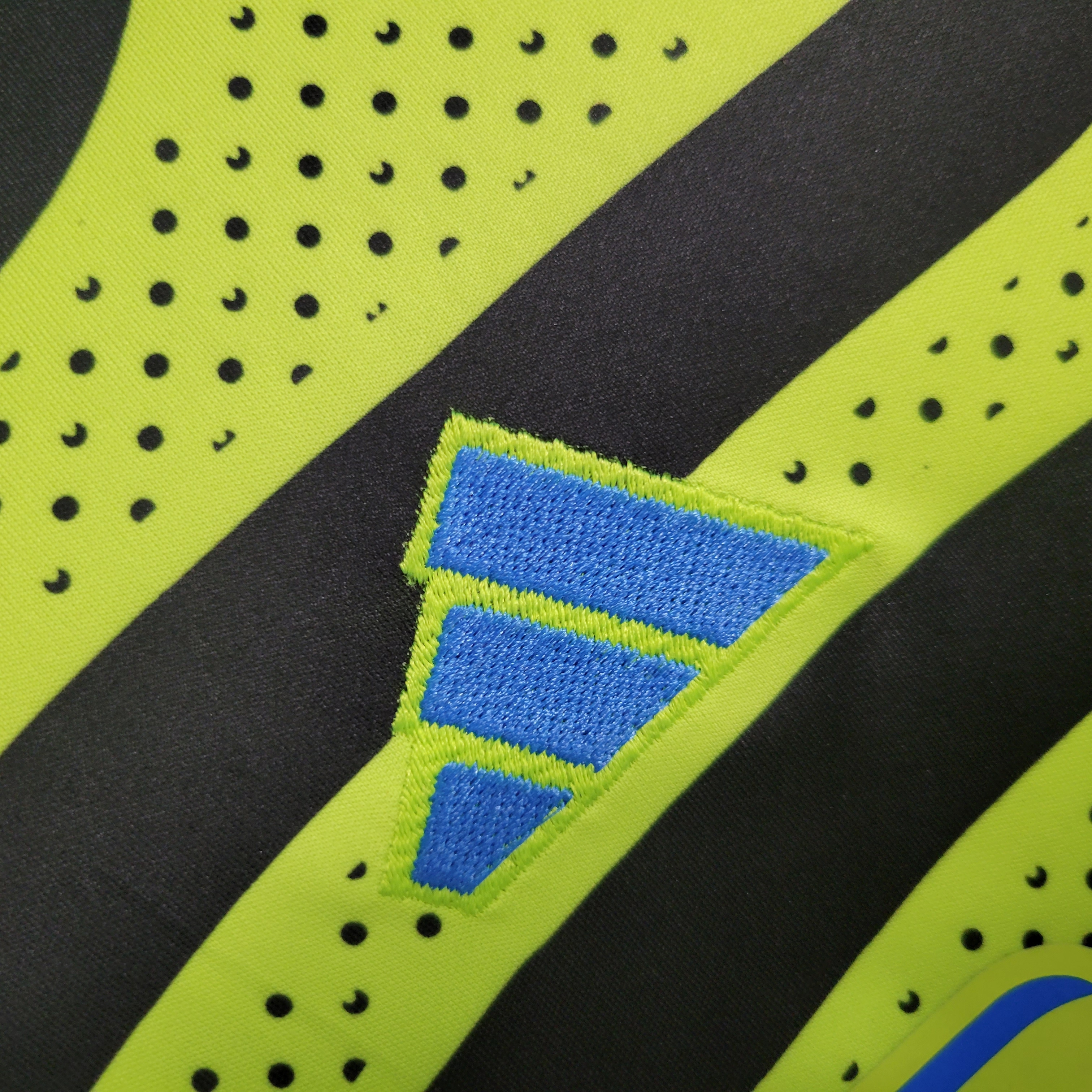 Arsenal 23-24 Away Kids Kit