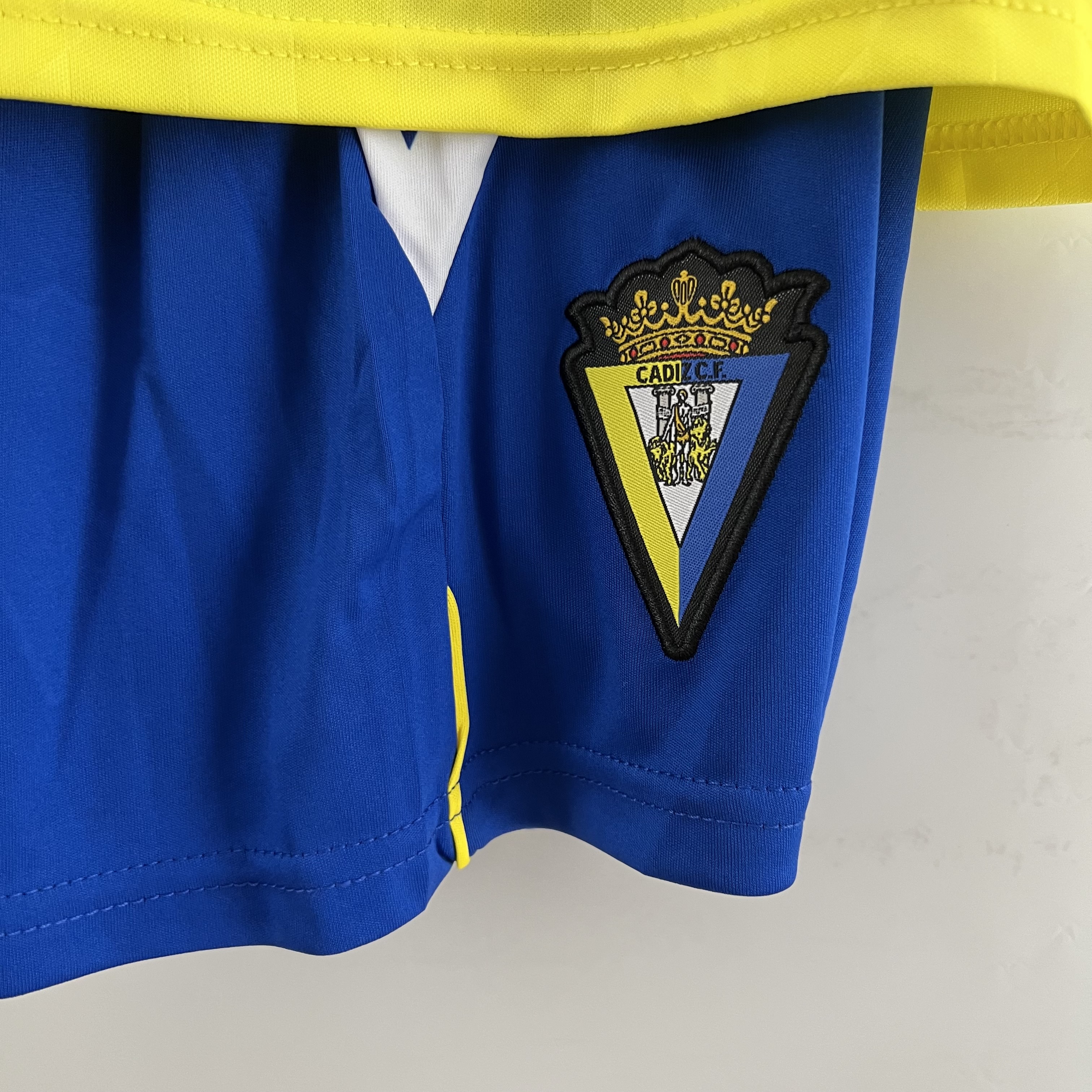 Cádiz 23-24 Home Stadium Kids Kit