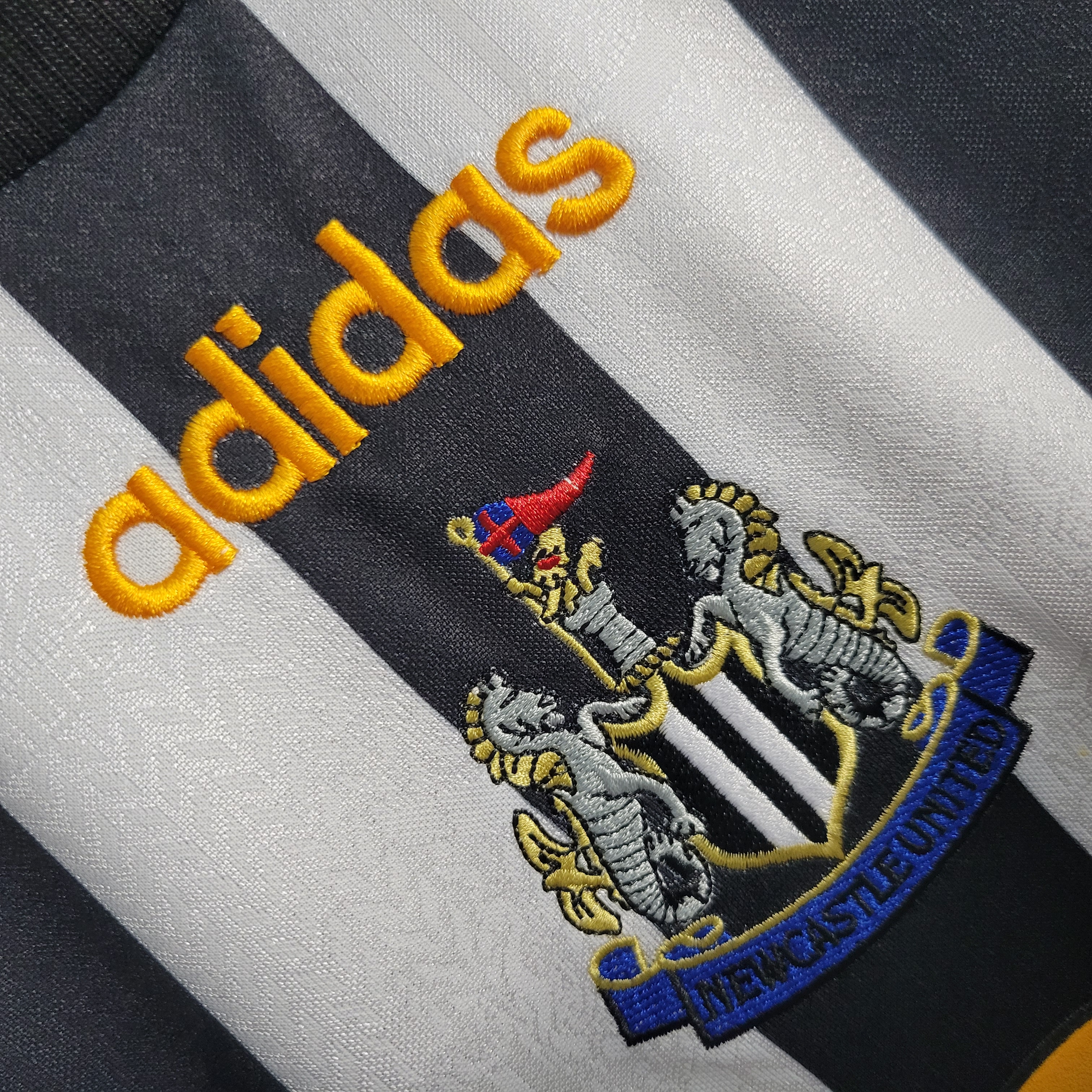 Retro Newcastle United 1995-97 Home Stadium Long Sleeve Jersey