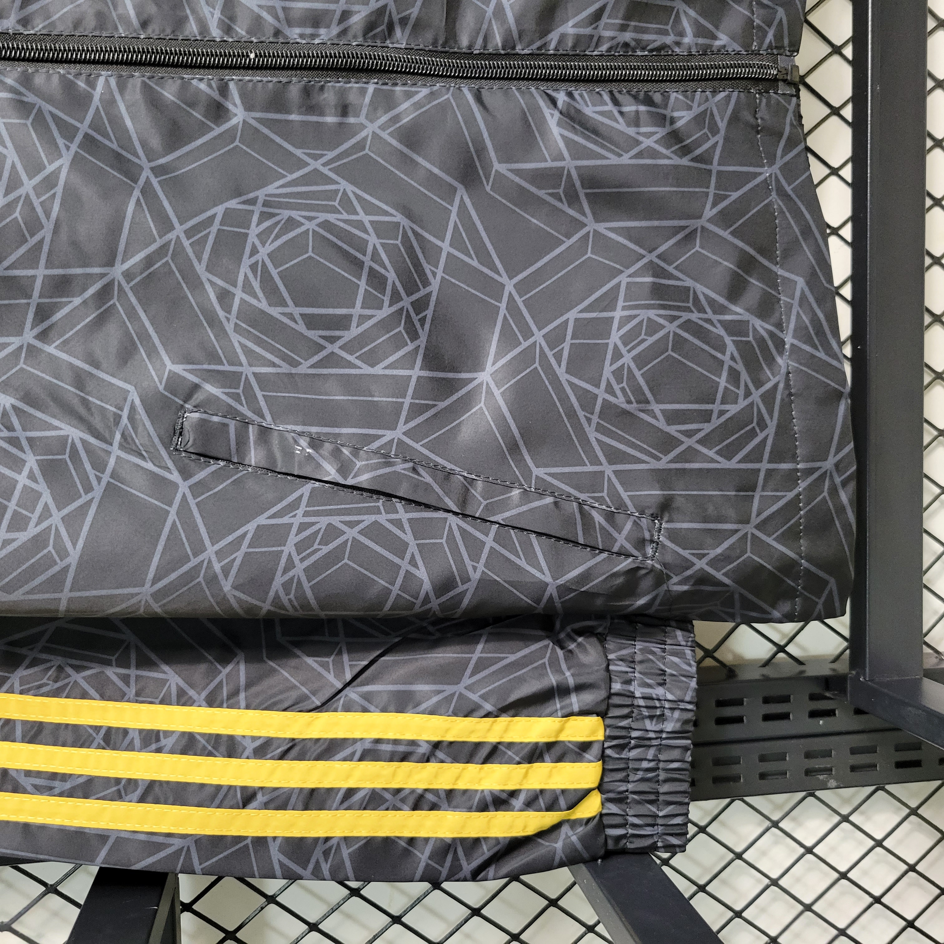 Manchester United 23-24 Player Windbreaker Jacket - Black