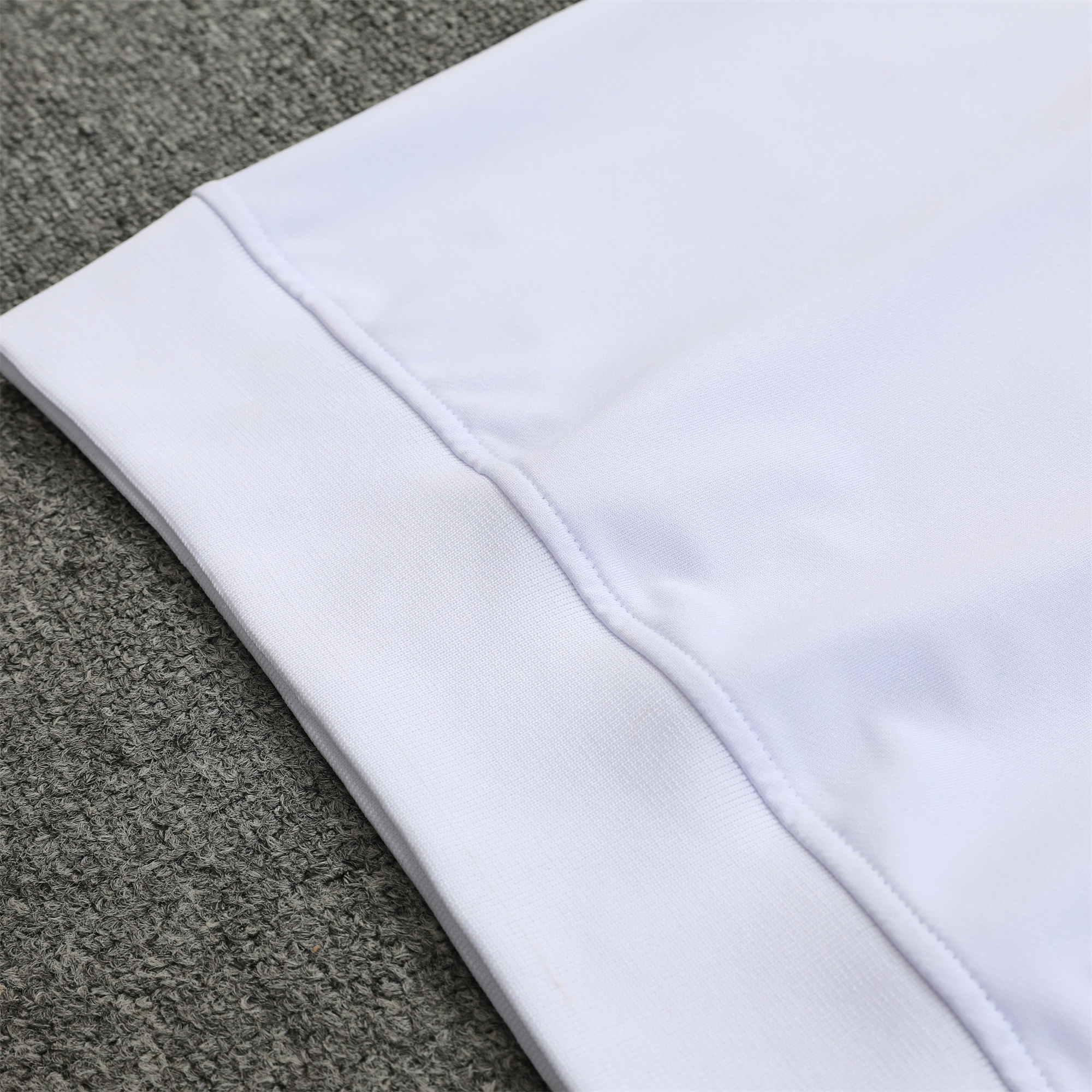 Manchester United 23-24 Men's Training Hoodie + Pants - White