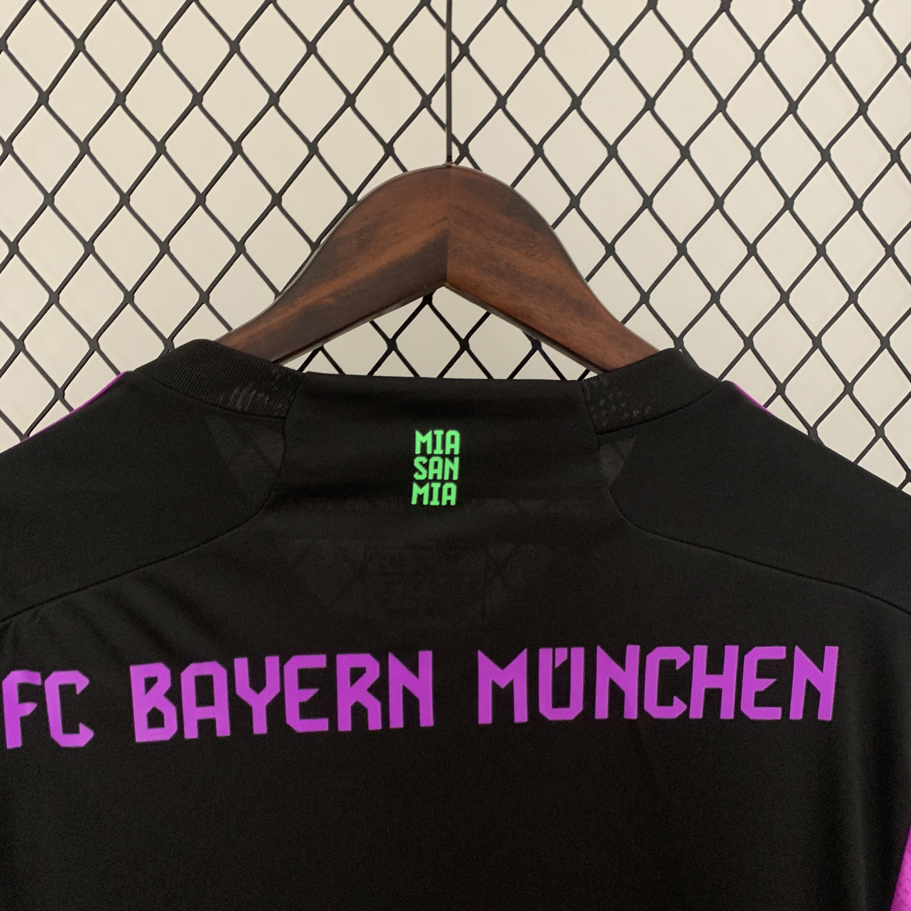 Bayern Munich 23-24 Away Long Sleeve Jersey - Fans Version