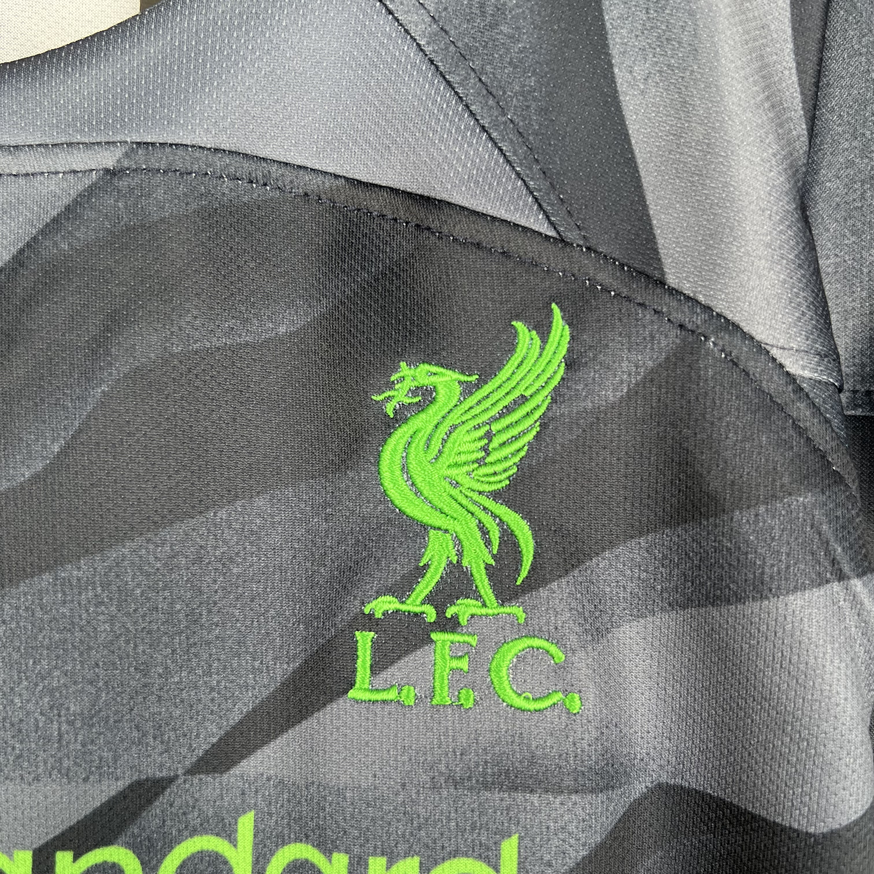 Liverpool 23-24 Black Goalkeeper Kids Kit