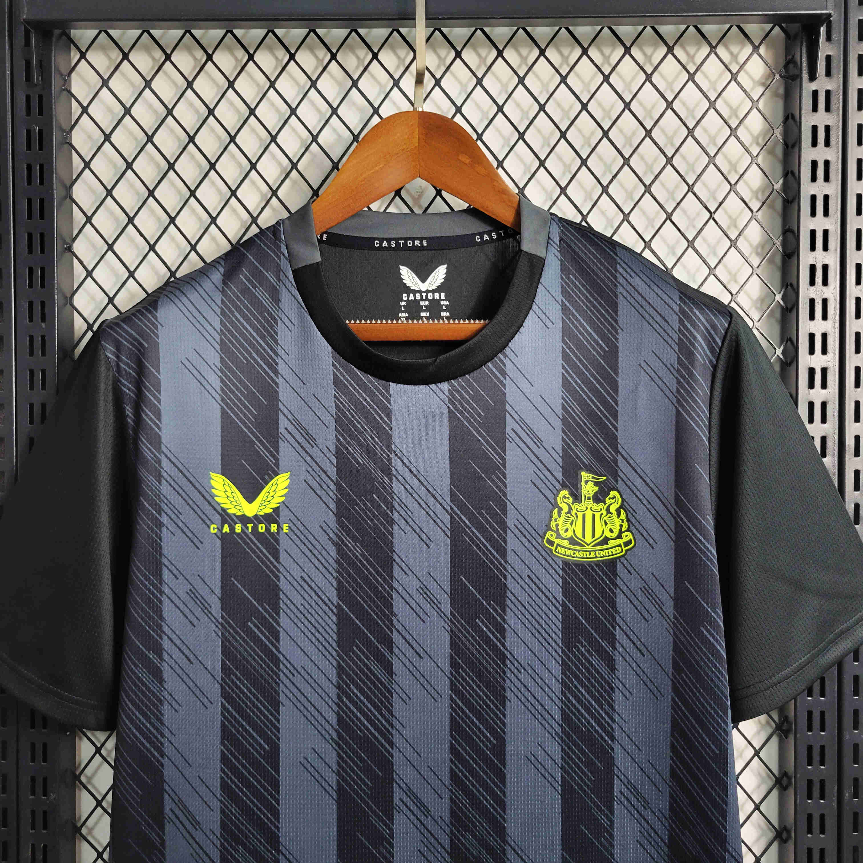 Newcastle United 23-24 Training Jersey - Fans Version