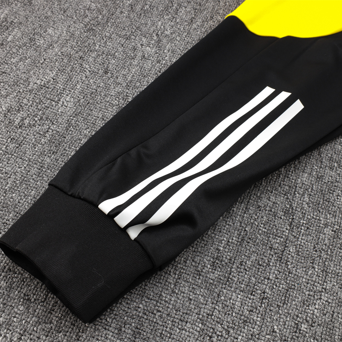 Juventus 23-24 Men's Training Hoodie + Pants - Black