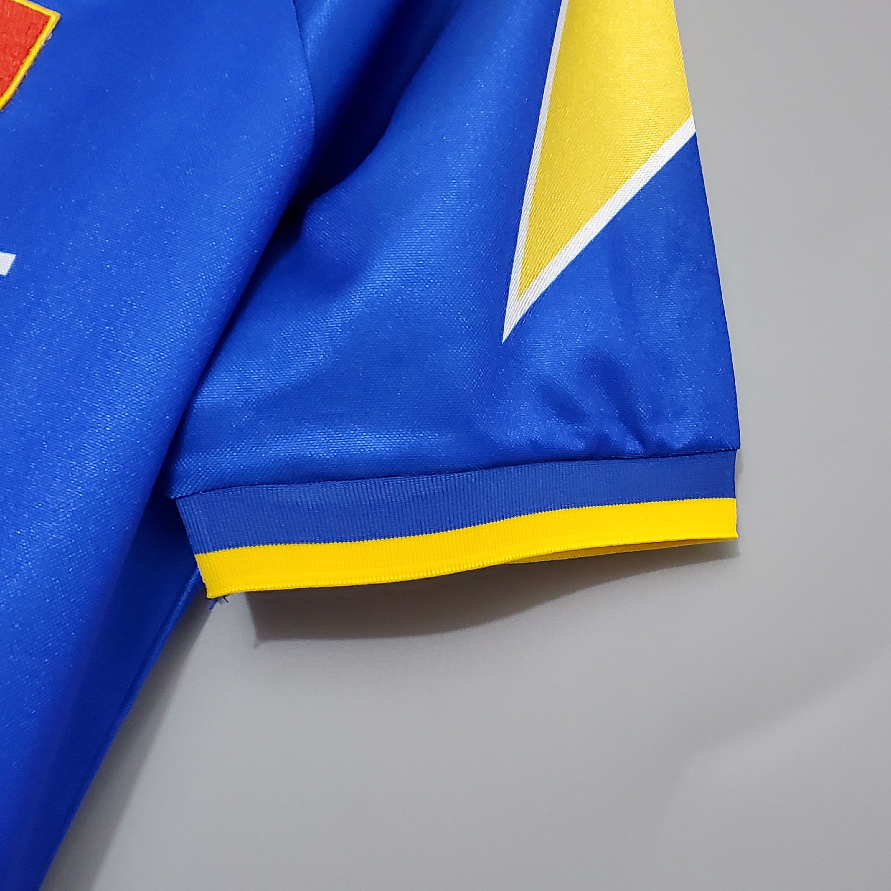 Retro Juventus 1995-96 Away Stadium Jersey