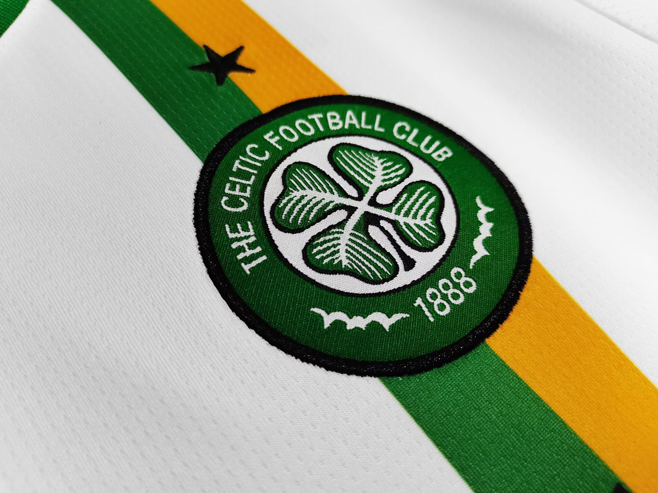 Retro Celtic 06-07 Third Jersey