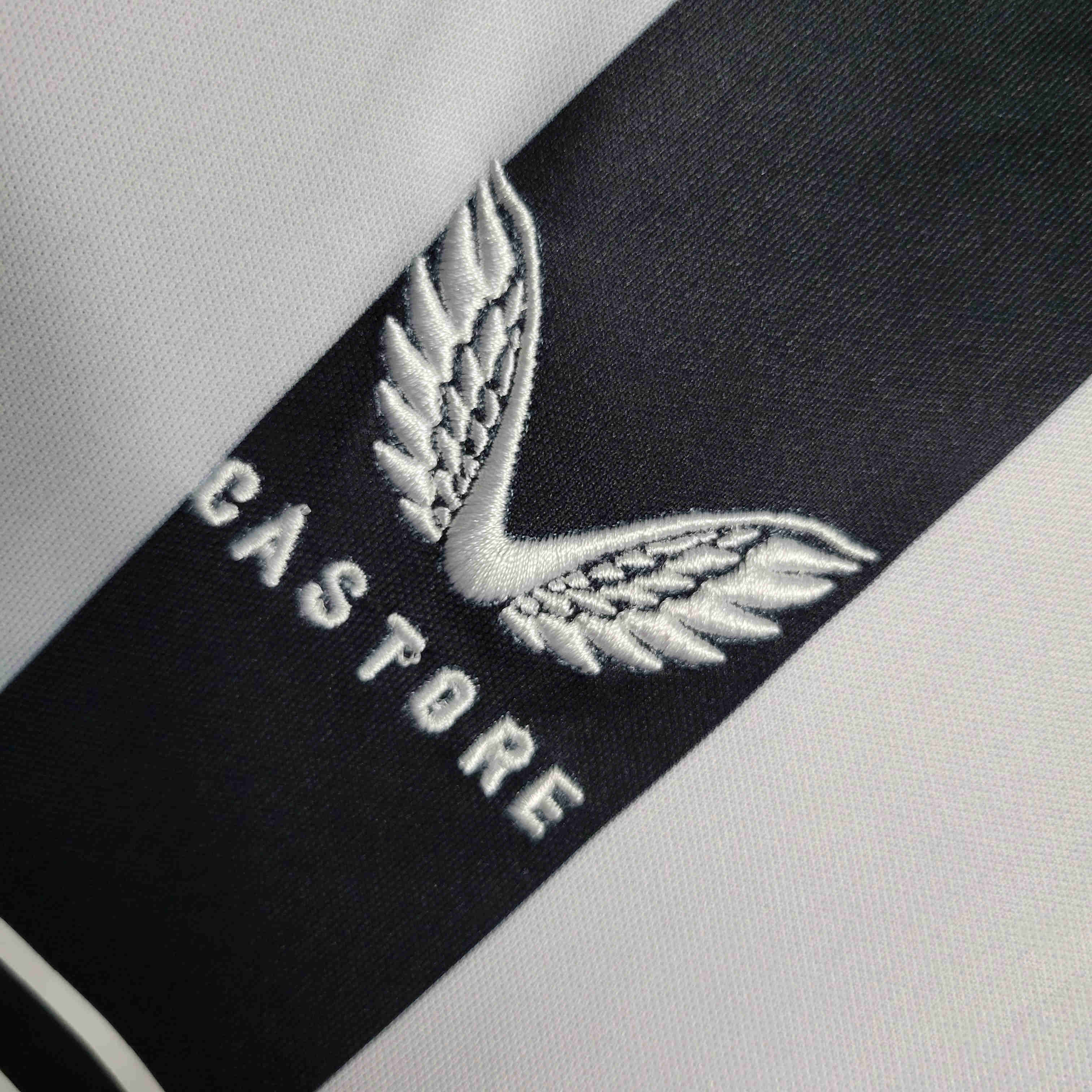 Newcastle United 23-24 Home Kids Kit