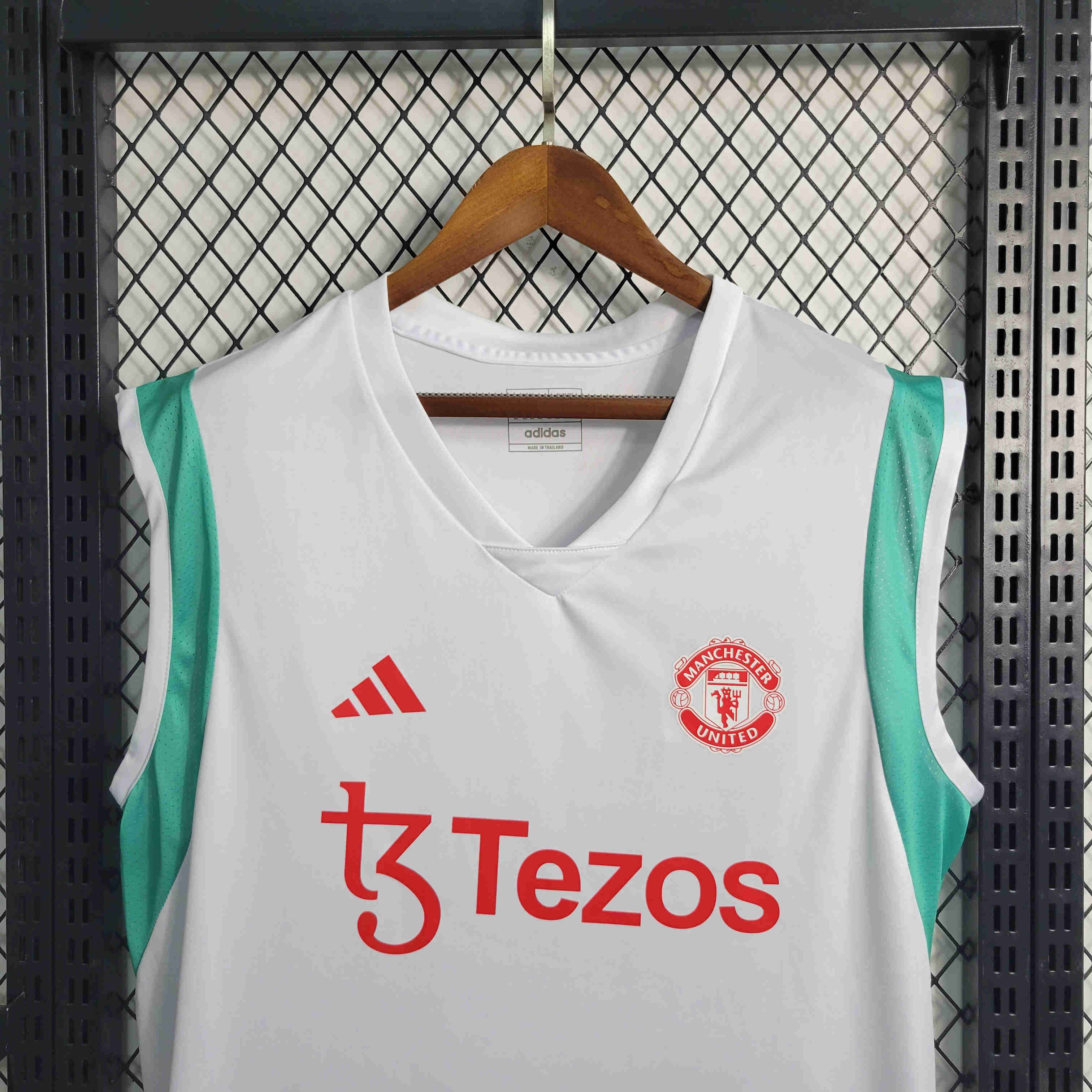 Manchester United 23-24 White Training Vest Size S-XXL