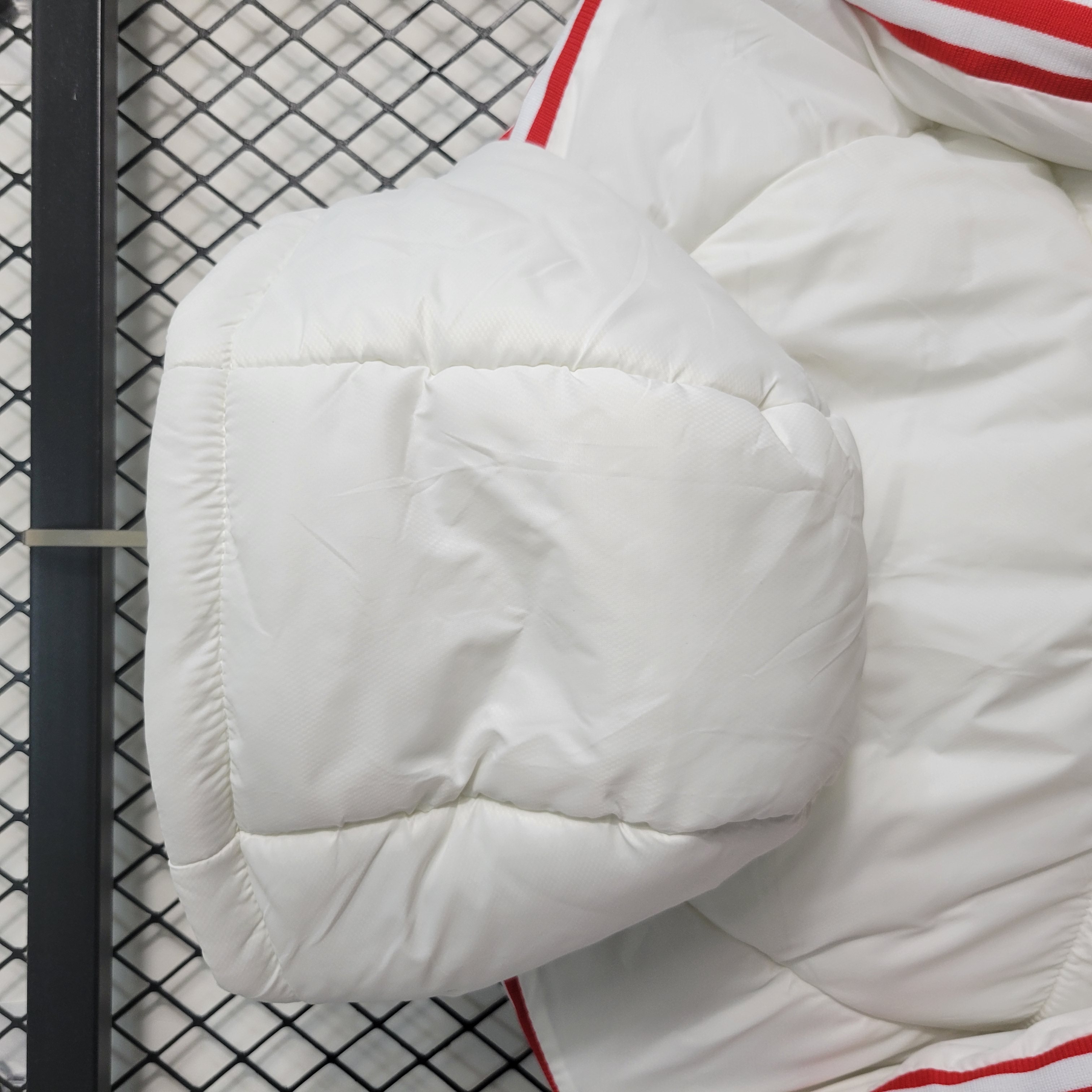 Manchester United 23-24 Men's Hooded Thermal Cotton Jacket - White