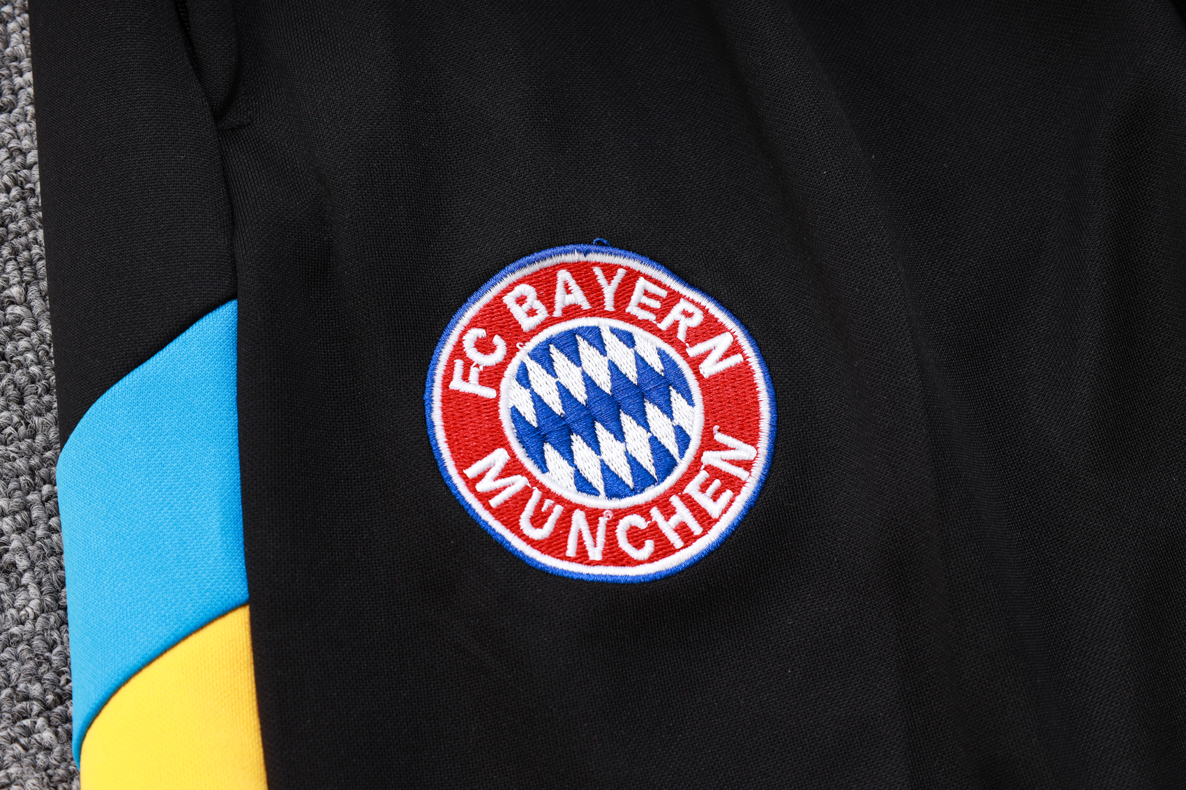 Bayern Munich 23-24 Long Sleeve Training Set -Black and Blue
