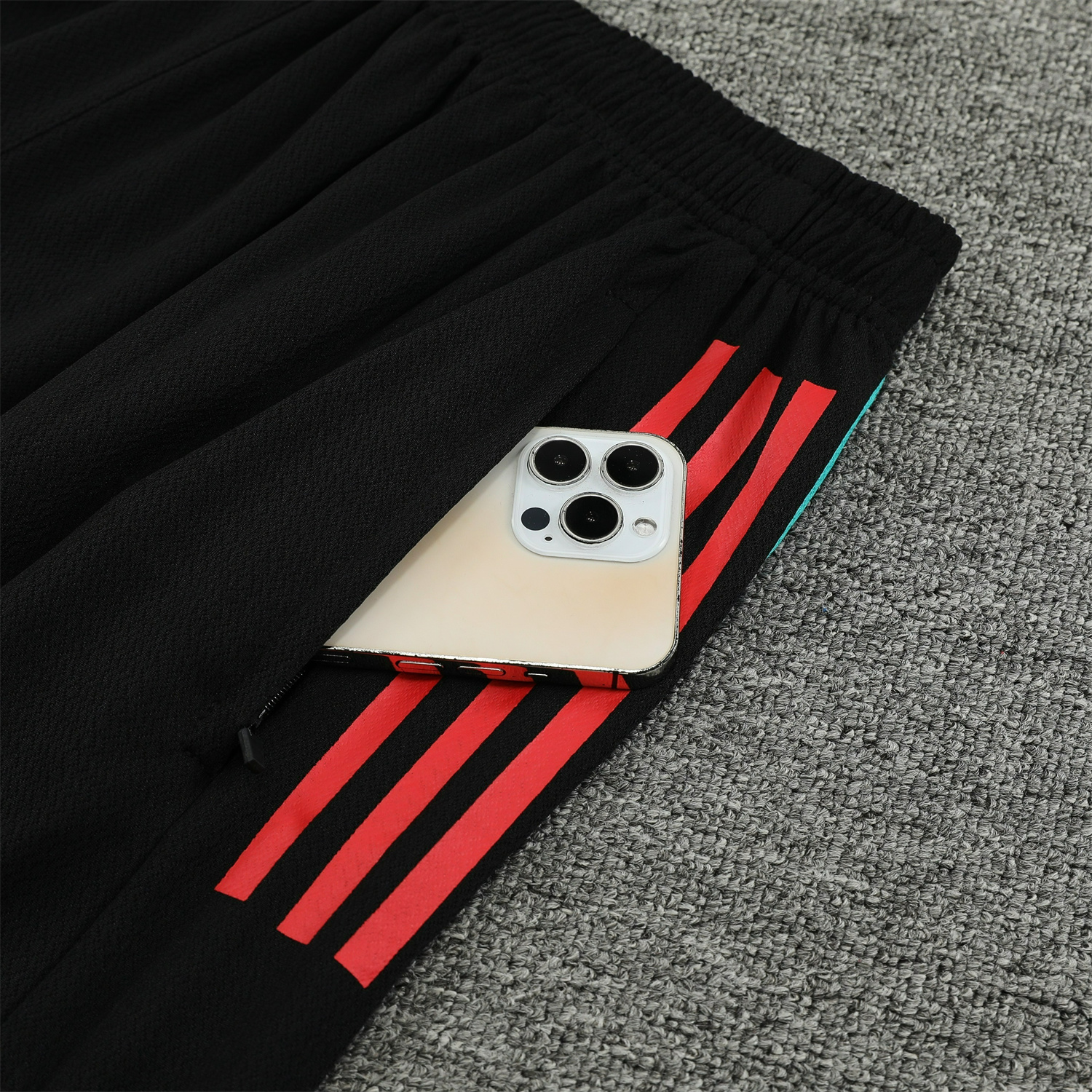 Manchester United 23-24 Black Player Vest Training Set