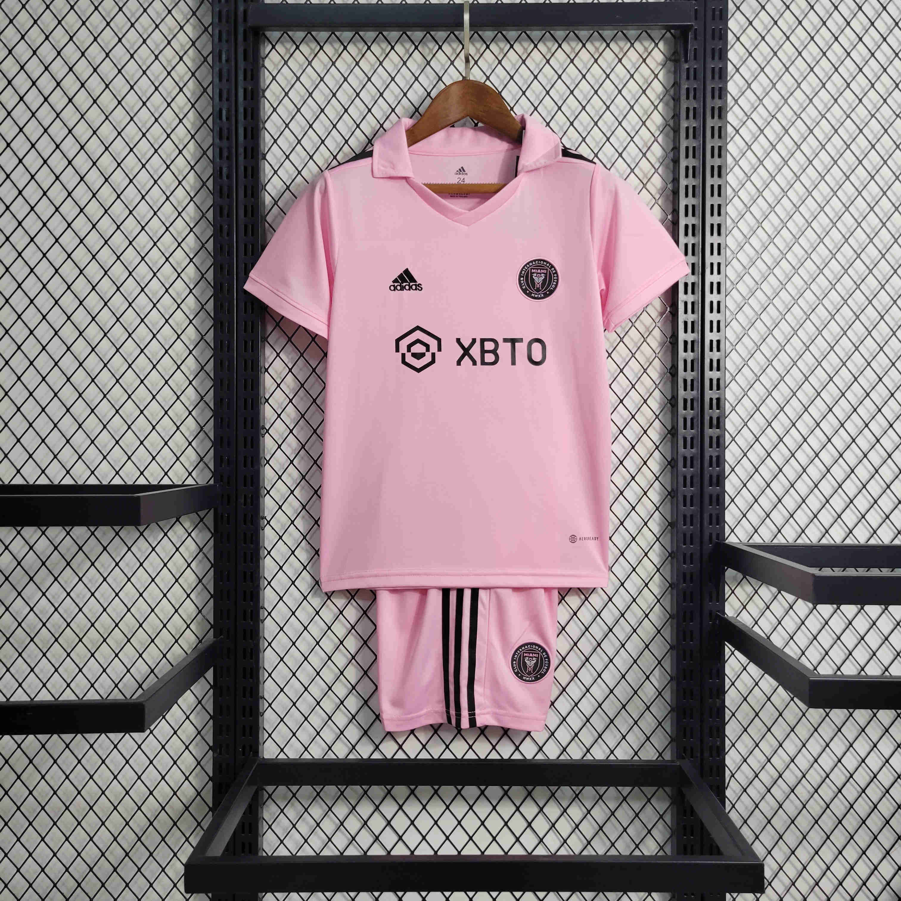 INT M.A.M 23-24 Home Kids Kit