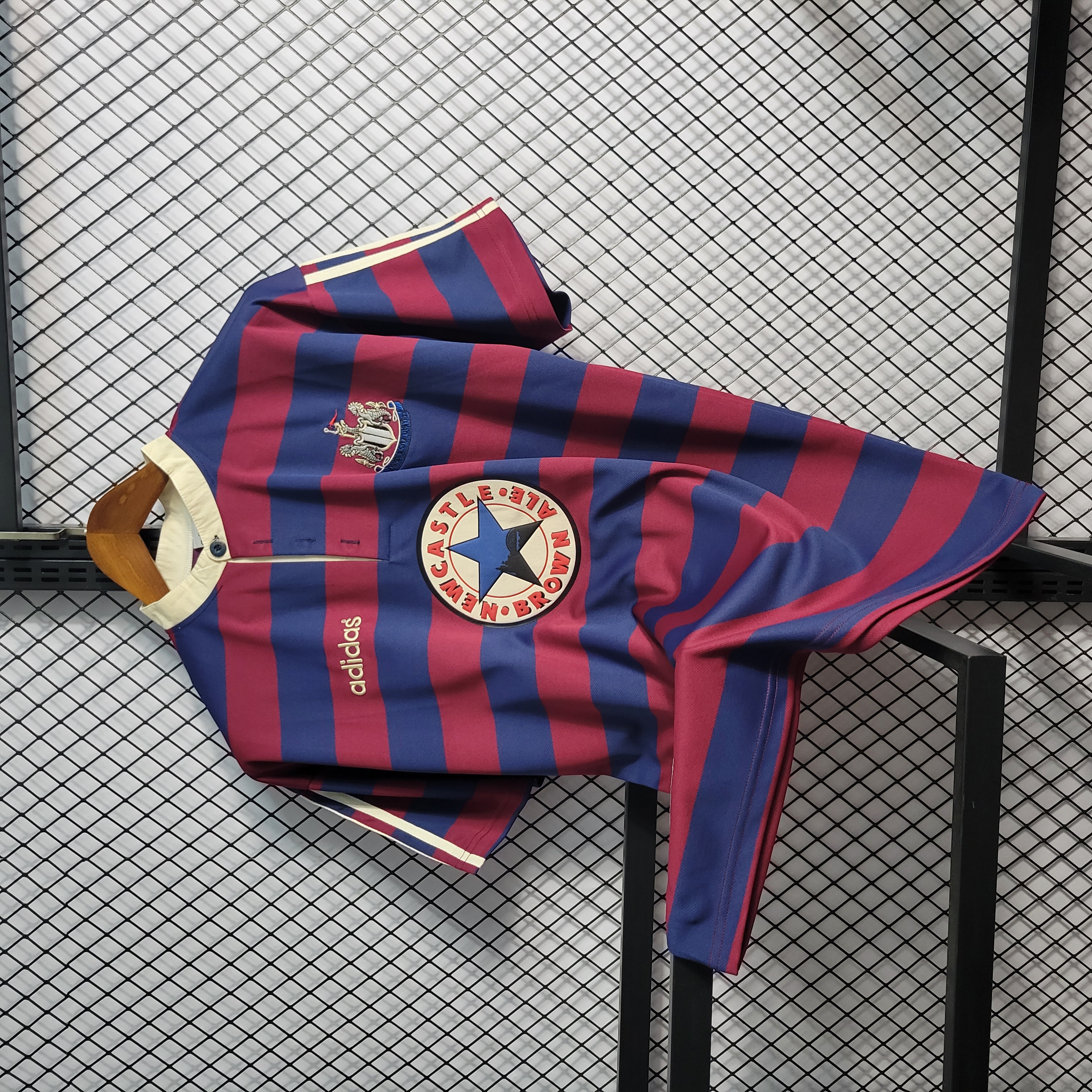 Retro Newcastle United 1995-96 Away Stadium Jersey