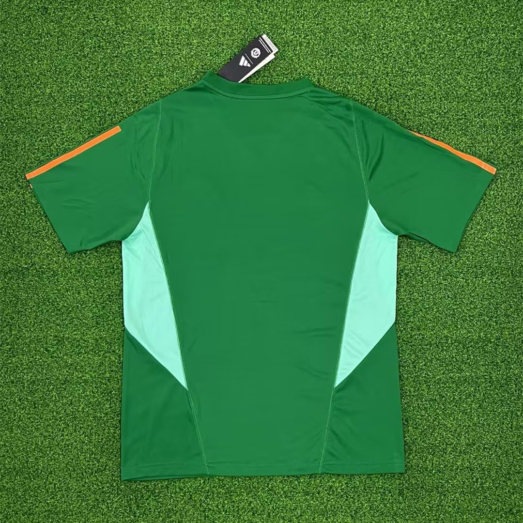 Manchester United 23-24 Pre-match Jersey - Fans Version