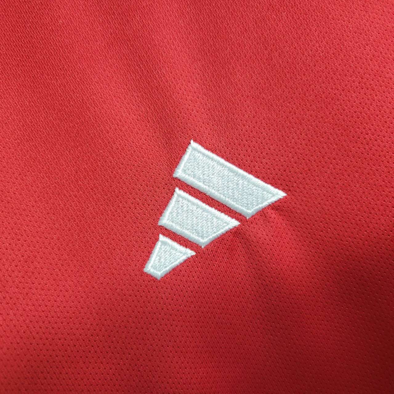 Manchester United 23-24 Training Jersey Red - Fans Version