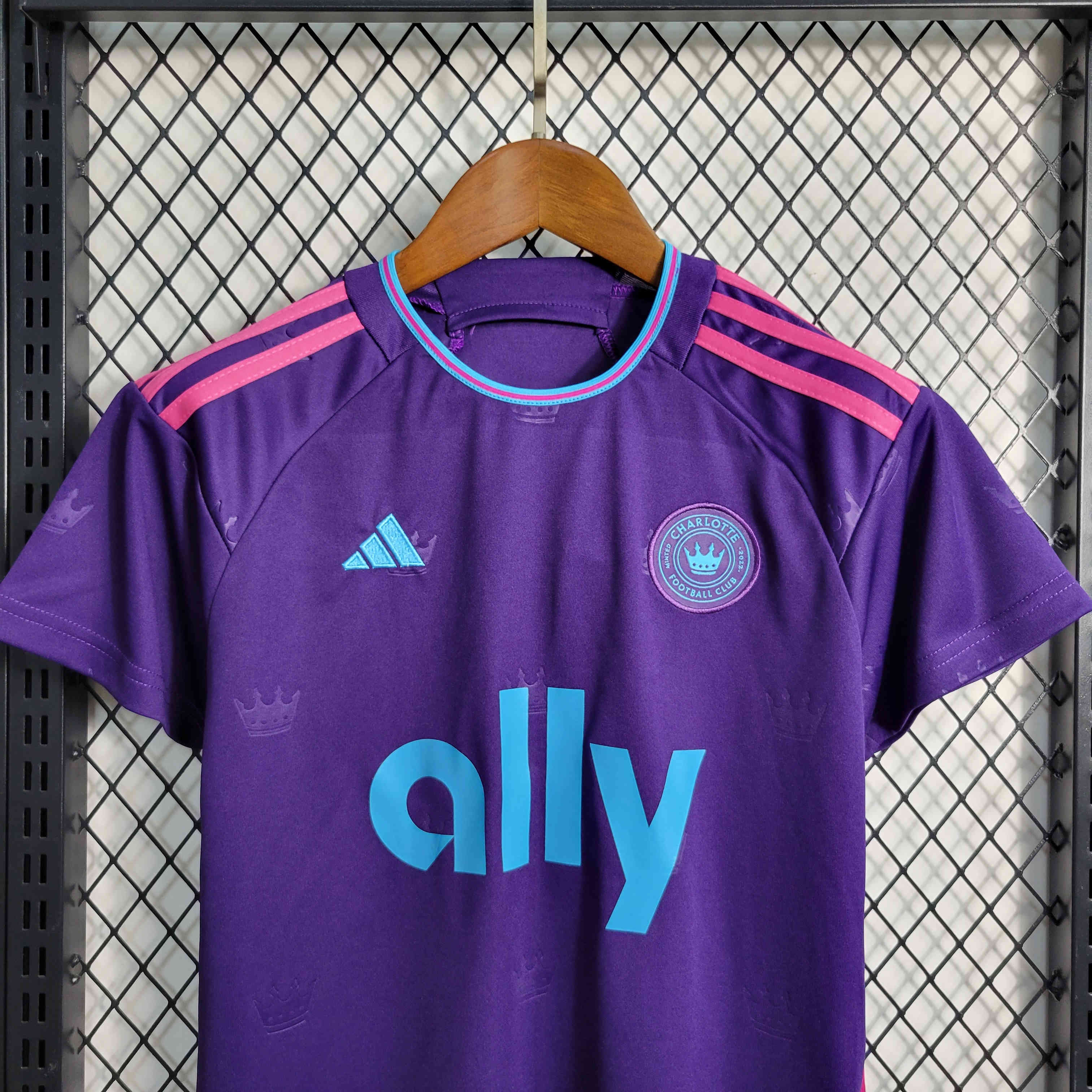 Charlotte 23-24 Home Kids Kit