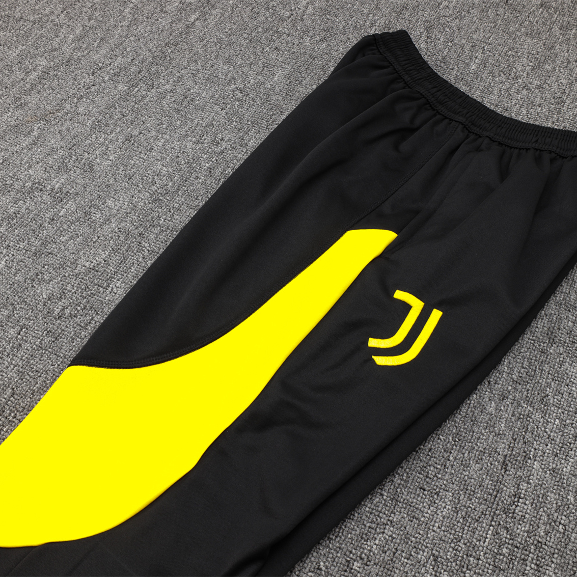 Juventus 23-24 Men's Training Hoodie + Pants - Black