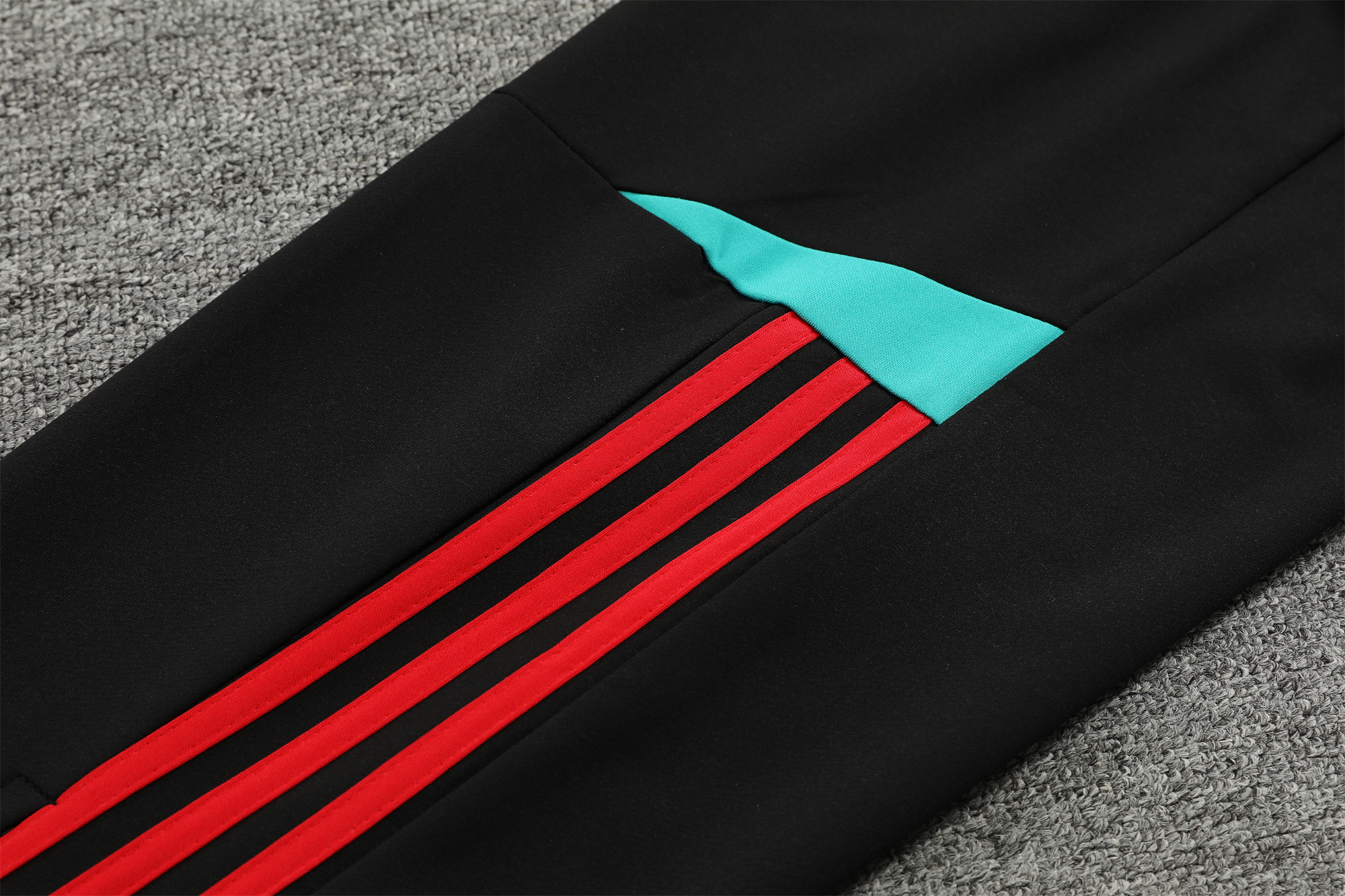 Manchester United 23-24 Men's Training Hoodie + Pants