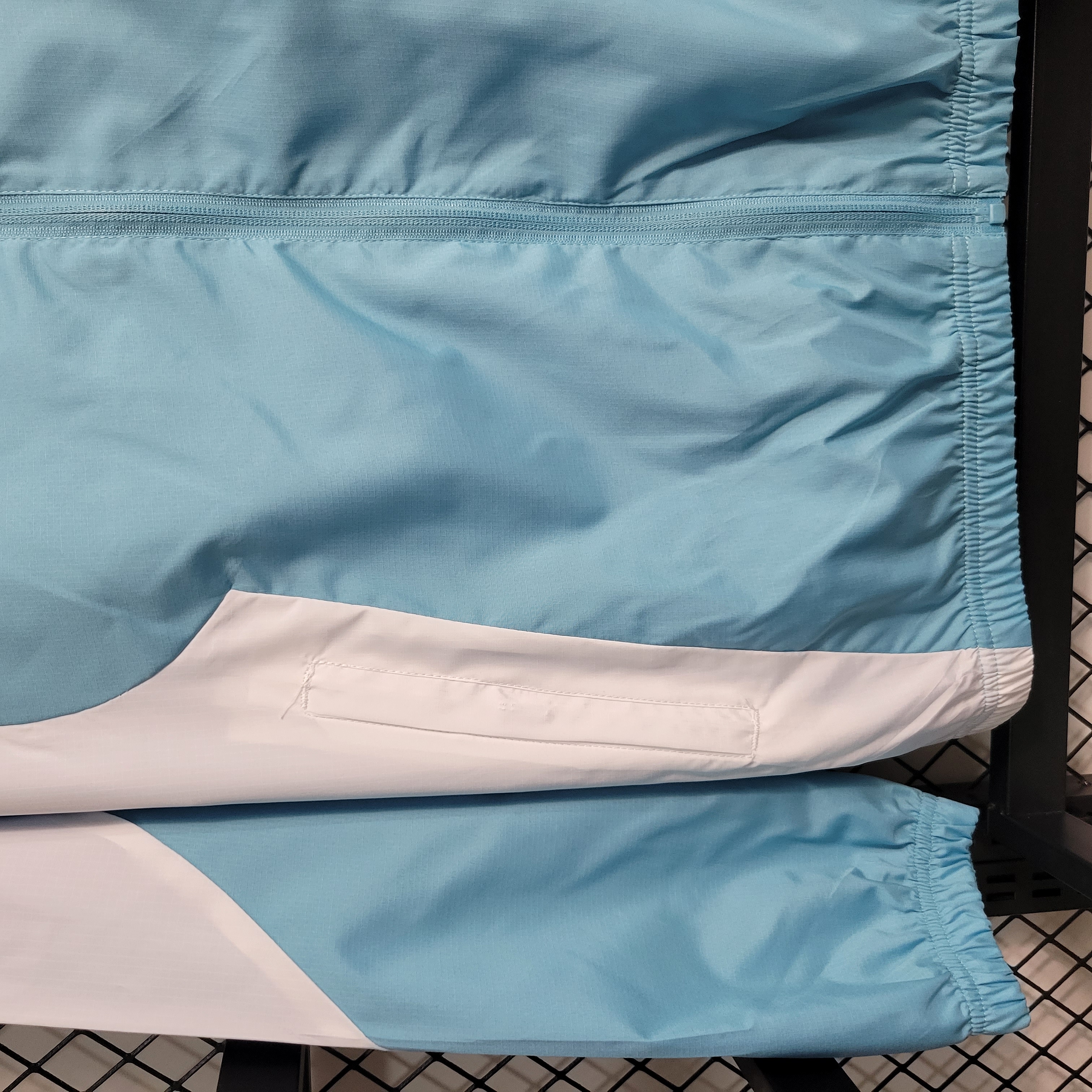 Manchester City 23-24 Windbreaker Light Blue