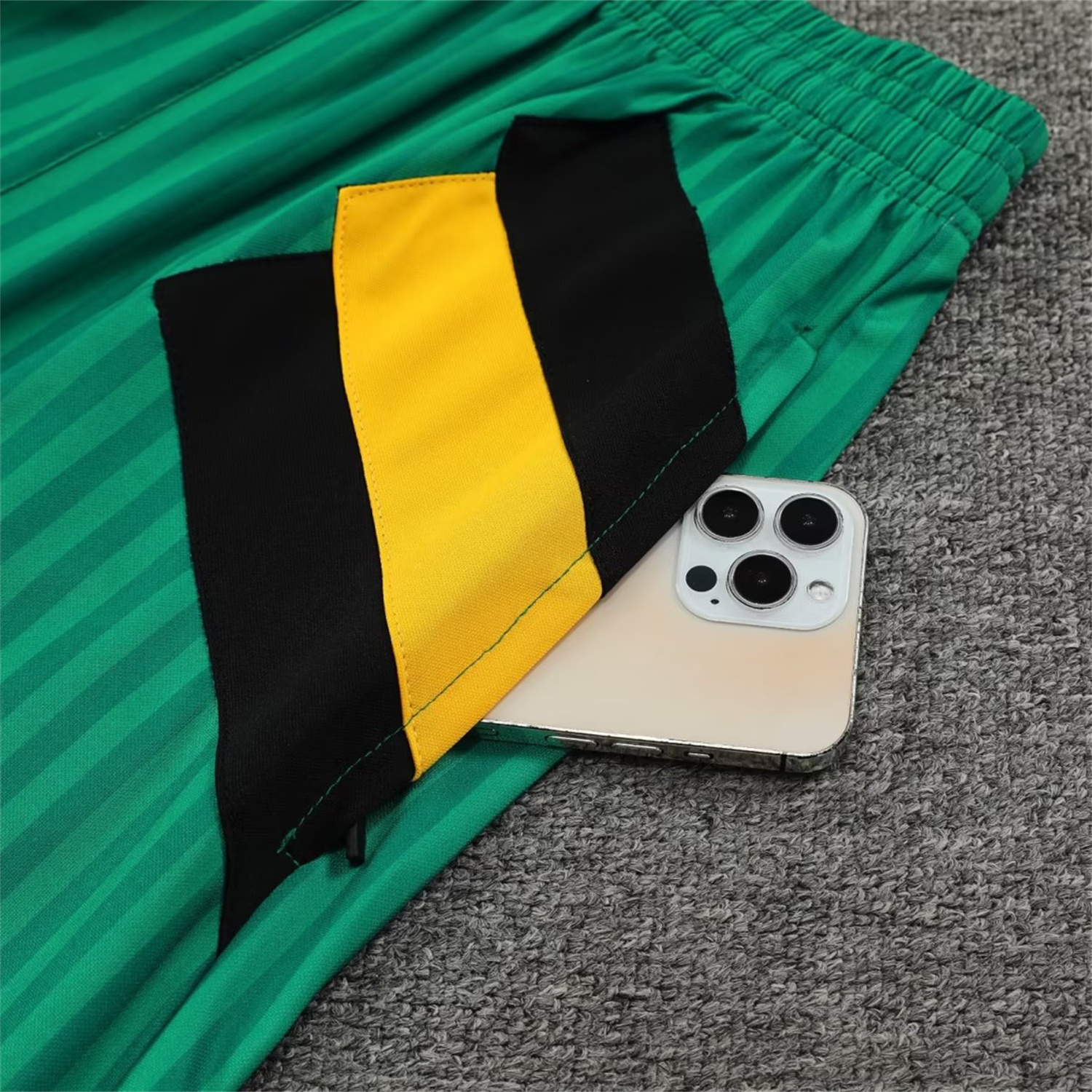 Bayern Munich 23-24 Yellow Green Training Vest Suit