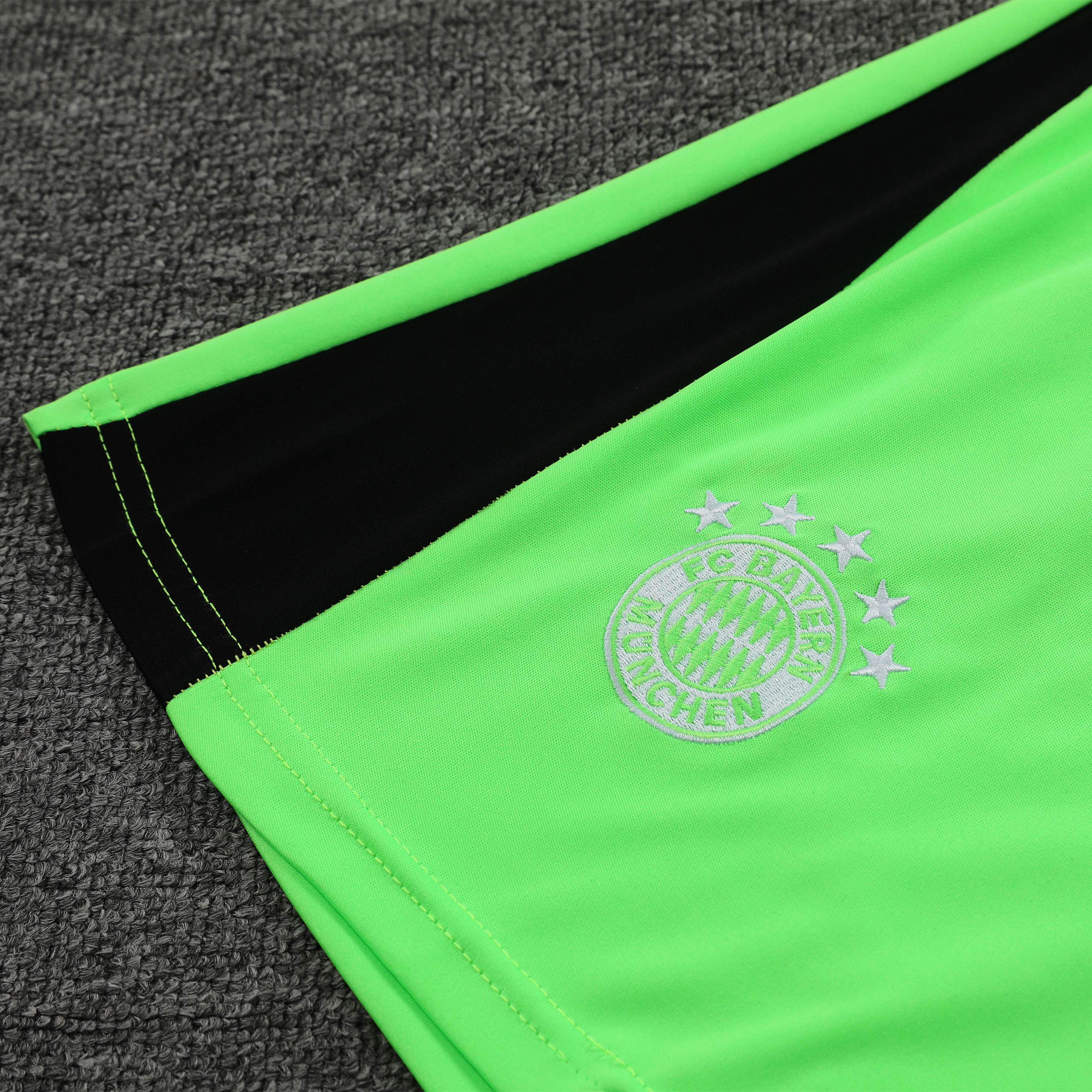 Bayern Munich 23-24 Green Goalkeeper Men's Adult Jersey Set