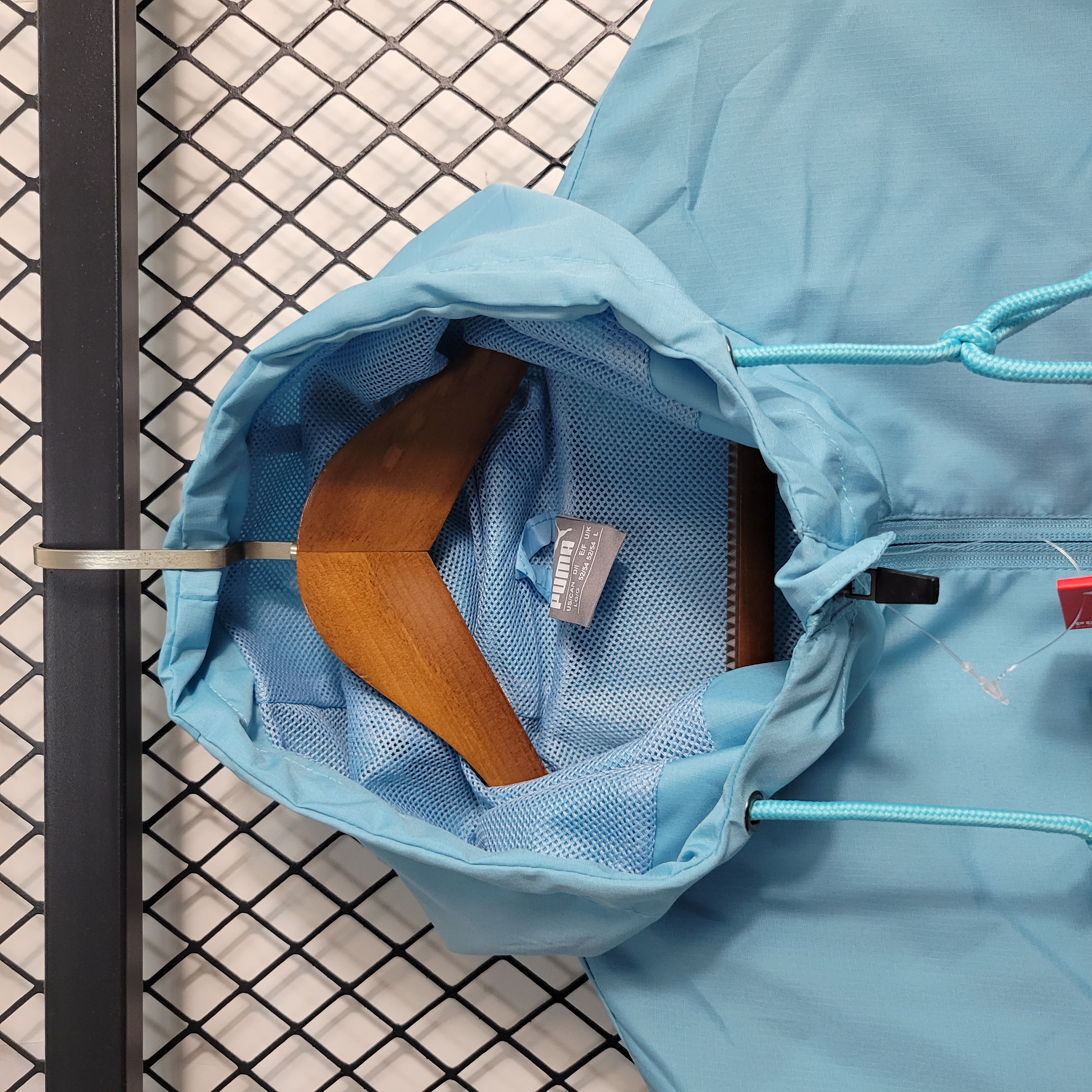 Manchester City 23-24 Windbreaker Light Blue