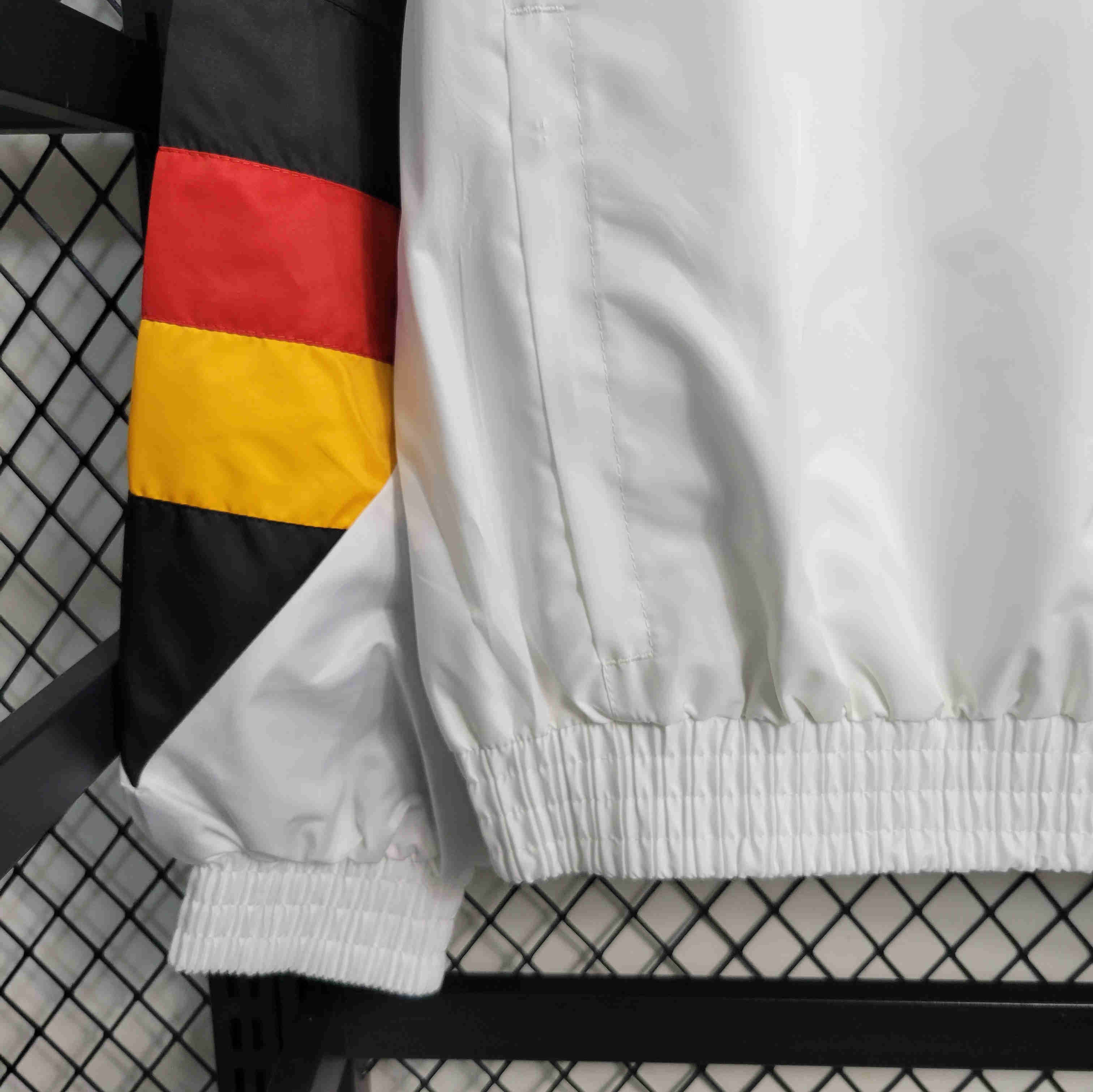 23-24 Manchester United White Windbreaker