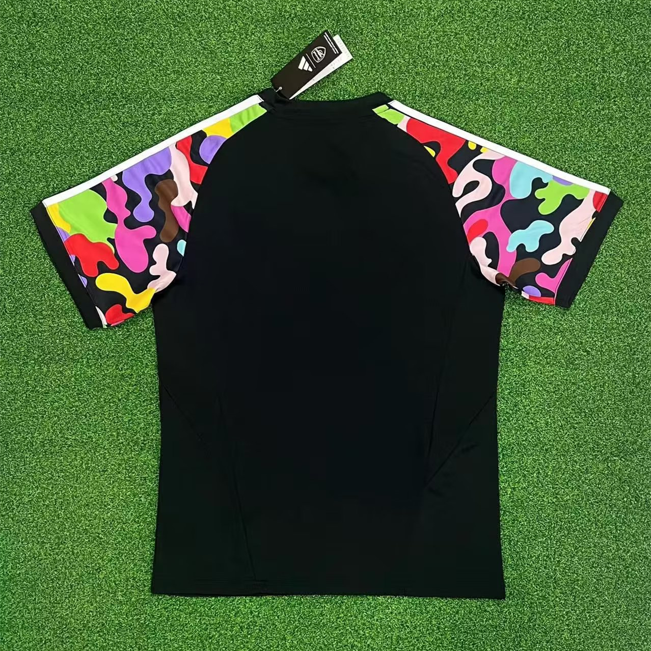 Arsenal 23-24 LOVE UNITES Pre-match Jersey - Fans Version