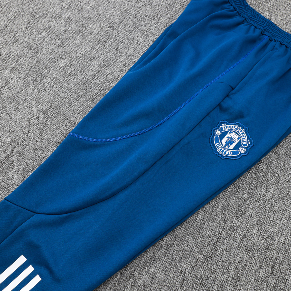 Manchester United 23-24 Men's Training Hoodie + Pants - Blue