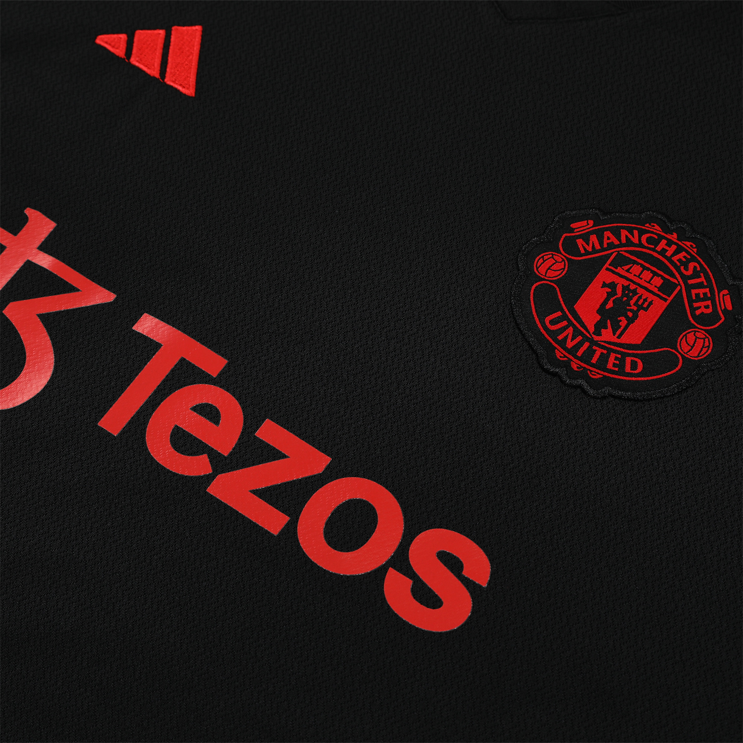 Manchester United 23-24 Black Player Vest Training Set