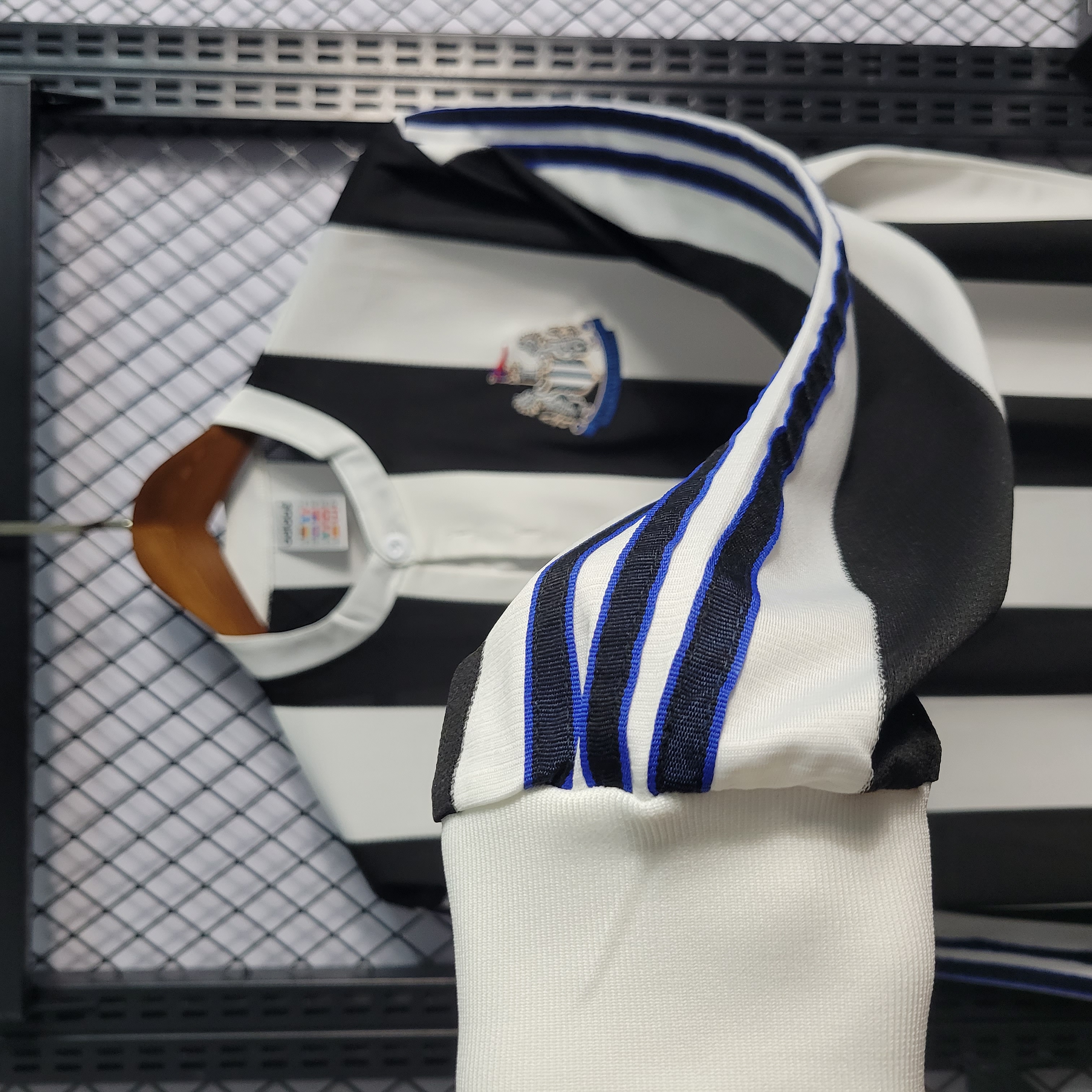 Retro Newcastle United 1997-99 Home Stadium Long Sleeve Jersey