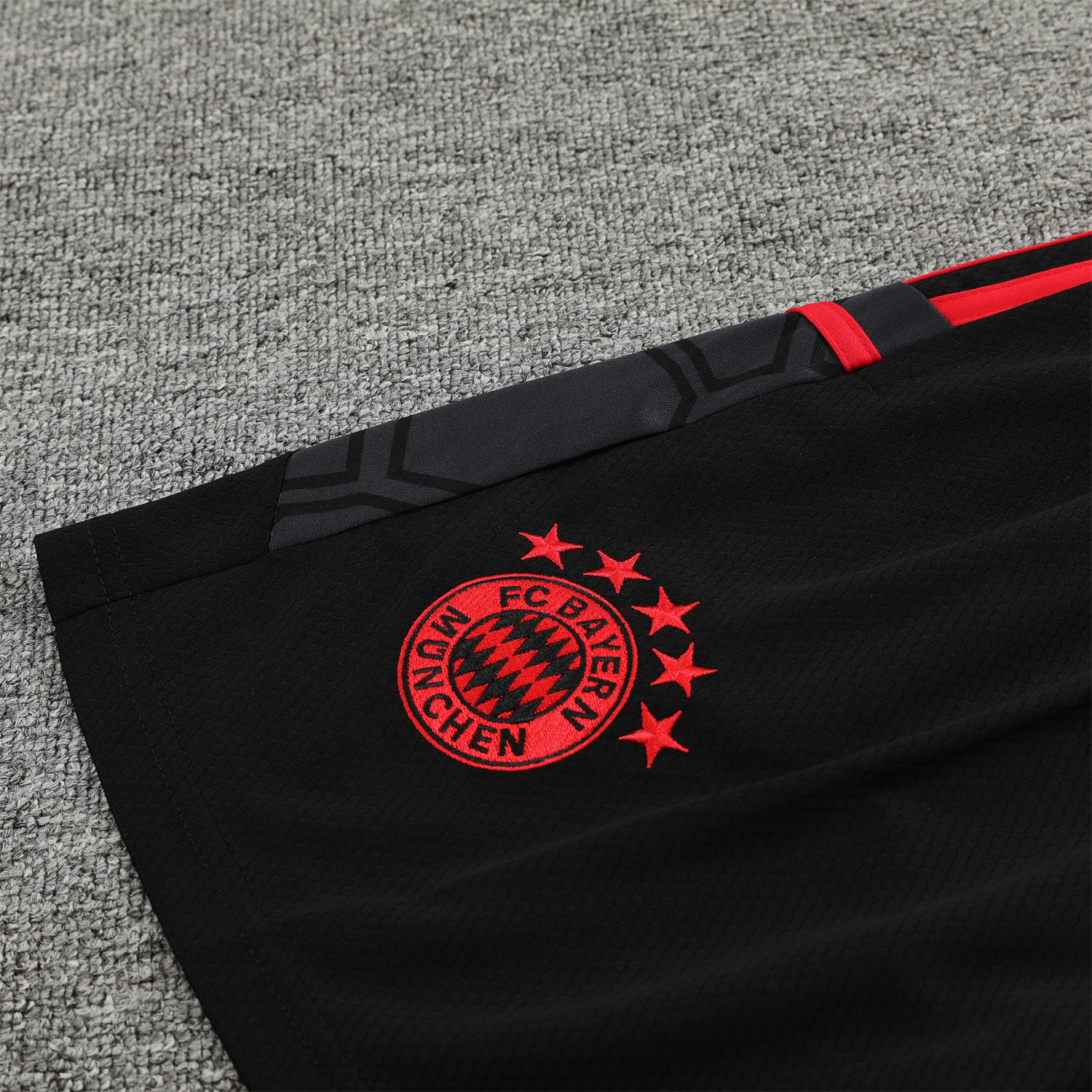Bayern Munich 23-24 Red Training Vest Suit
