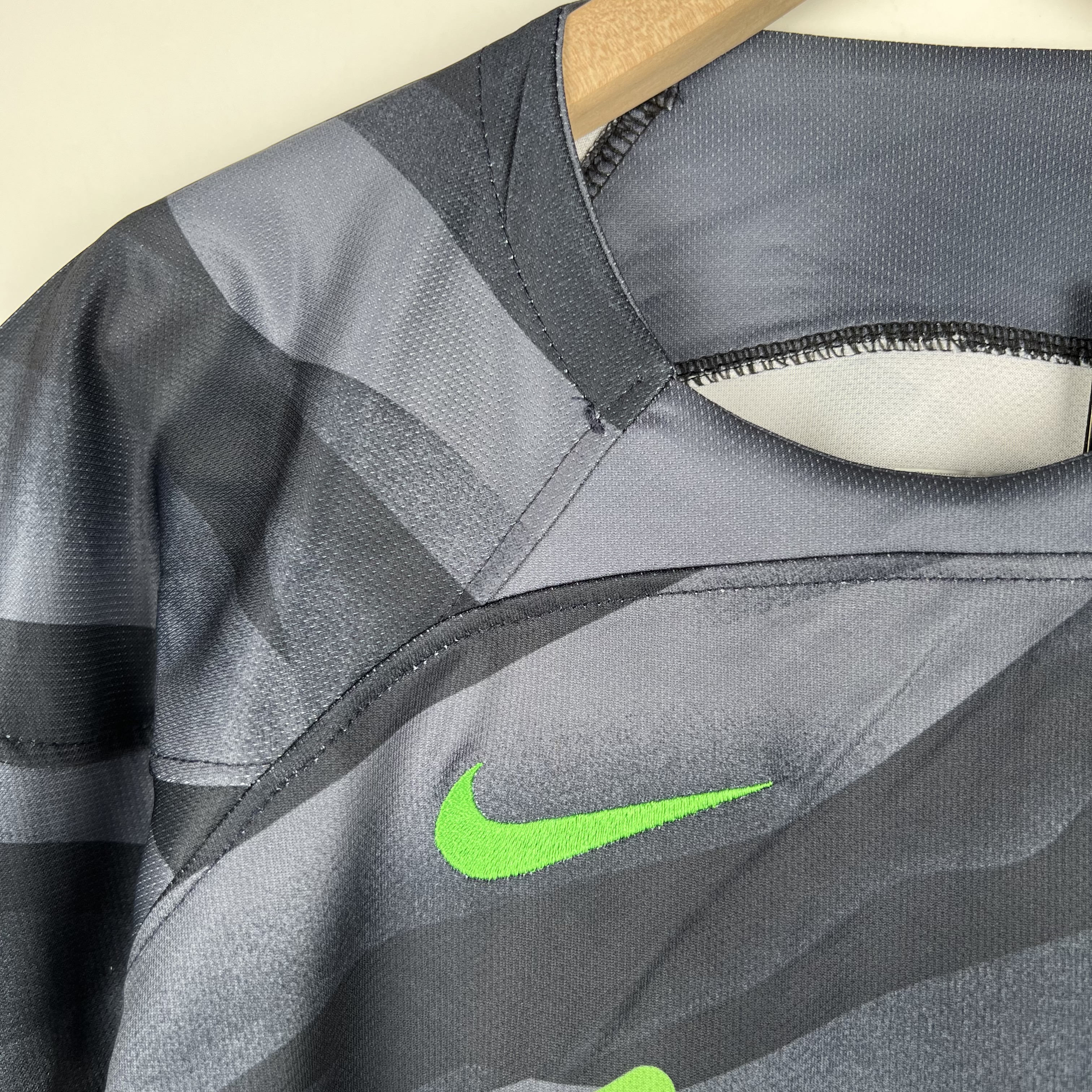 Liverpool 23-24 Black Goalkeeper Kids Kit