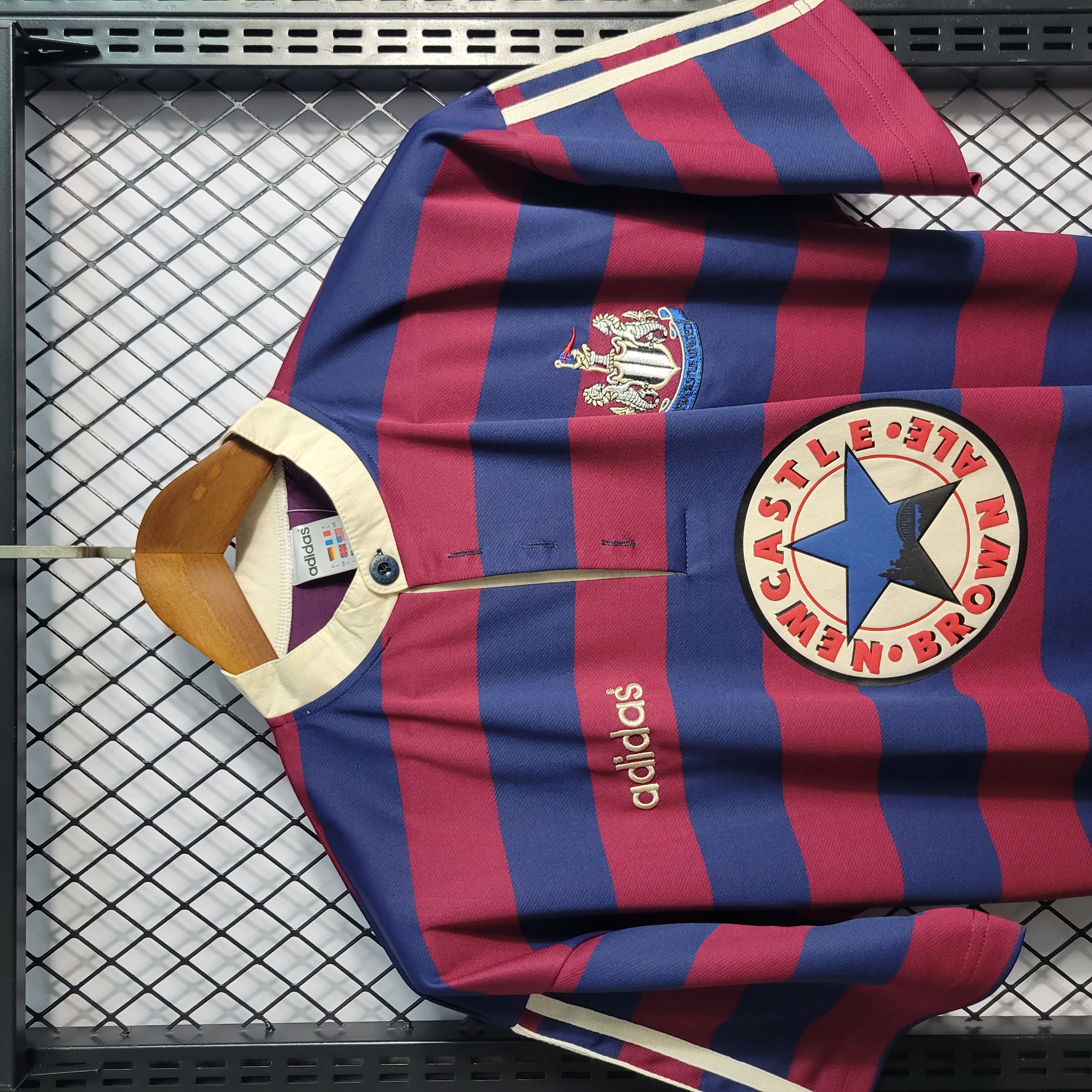 Retro Newcastle United 1995-96 Away Stadium Jersey