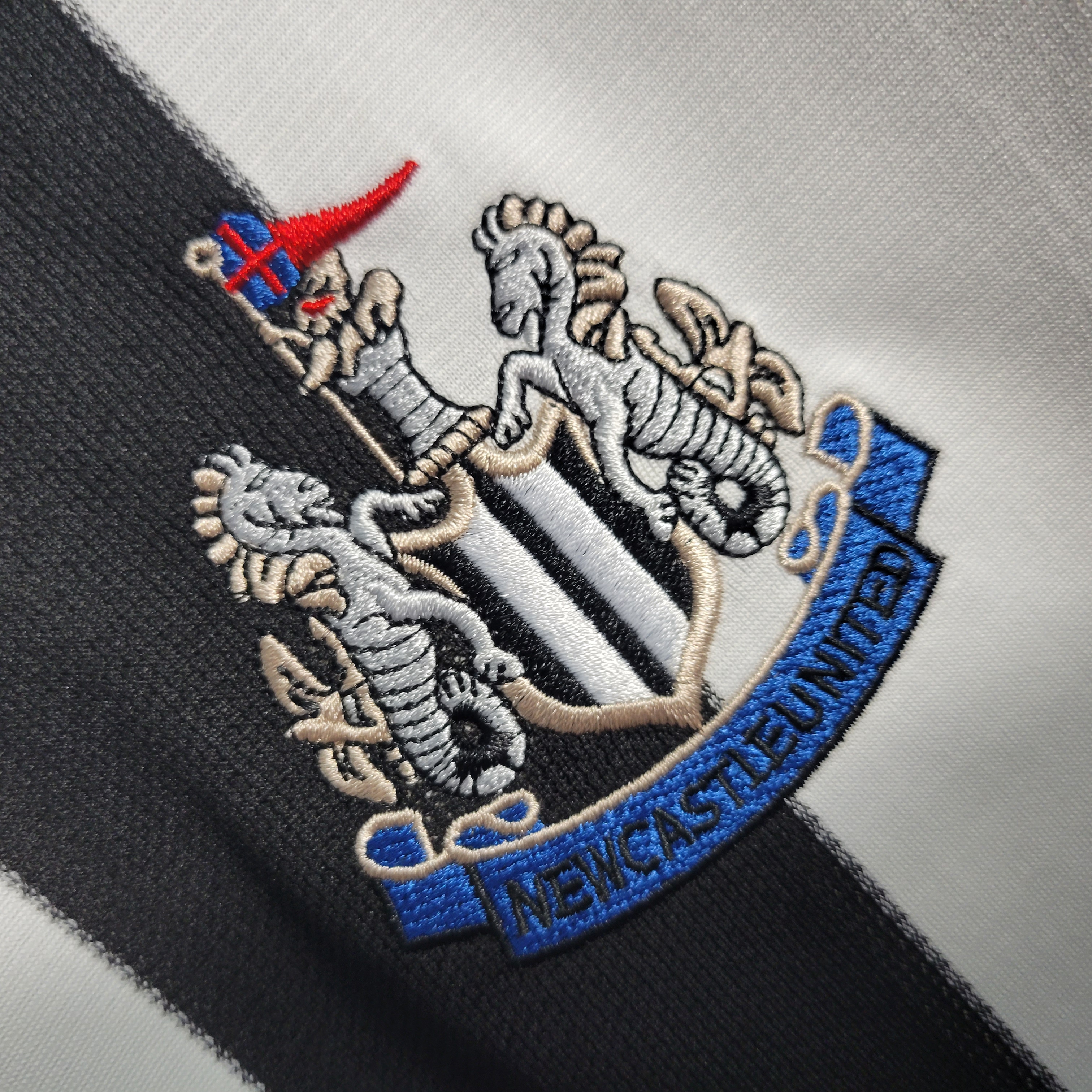 Retro Newcastle United 1997-99 Home Stadium Long Sleeve Jersey