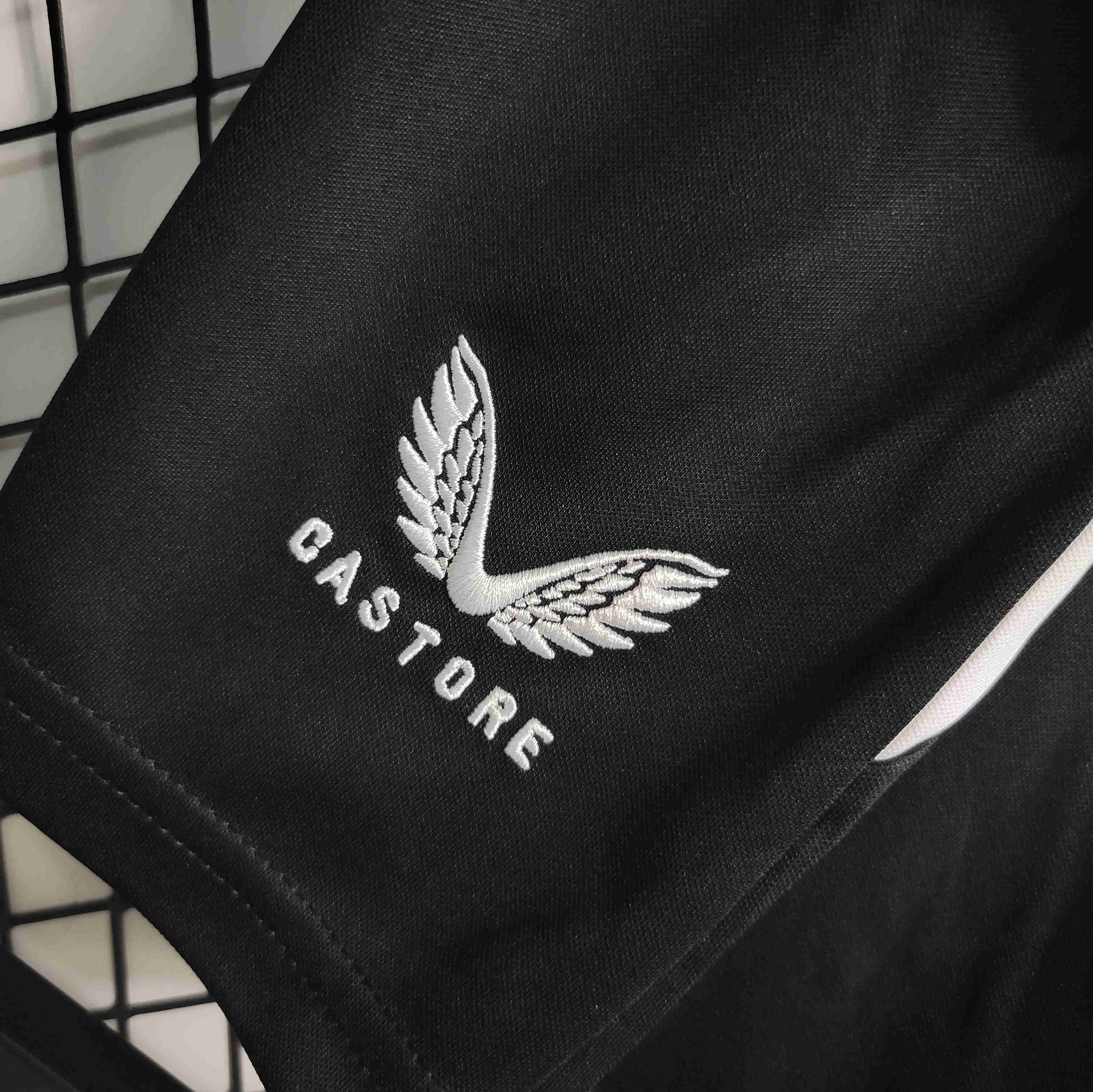 Newcastle United 23-24 Home Kids Kit