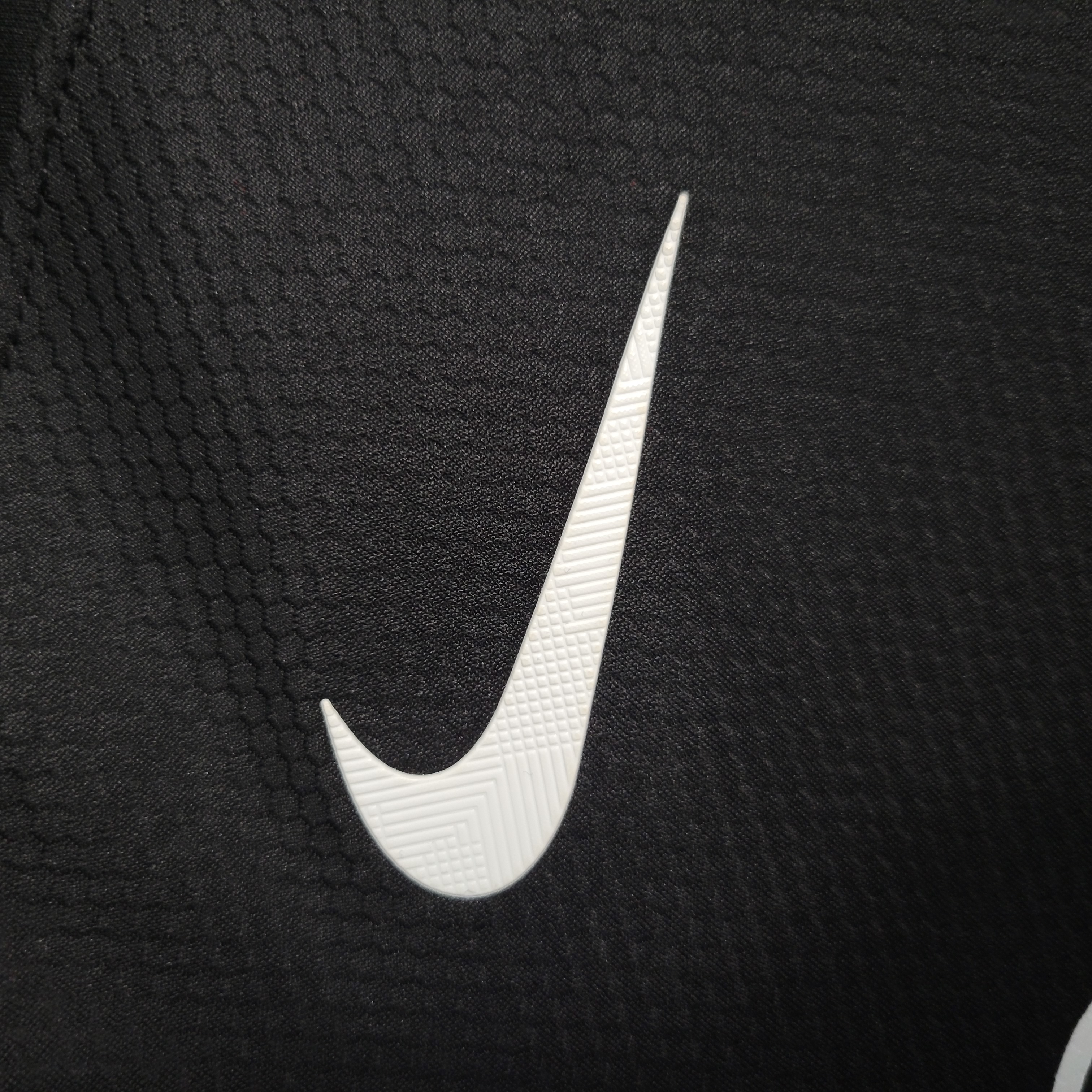 Eintracht Frankfurt 23-24 Away Jersey - Fans Version