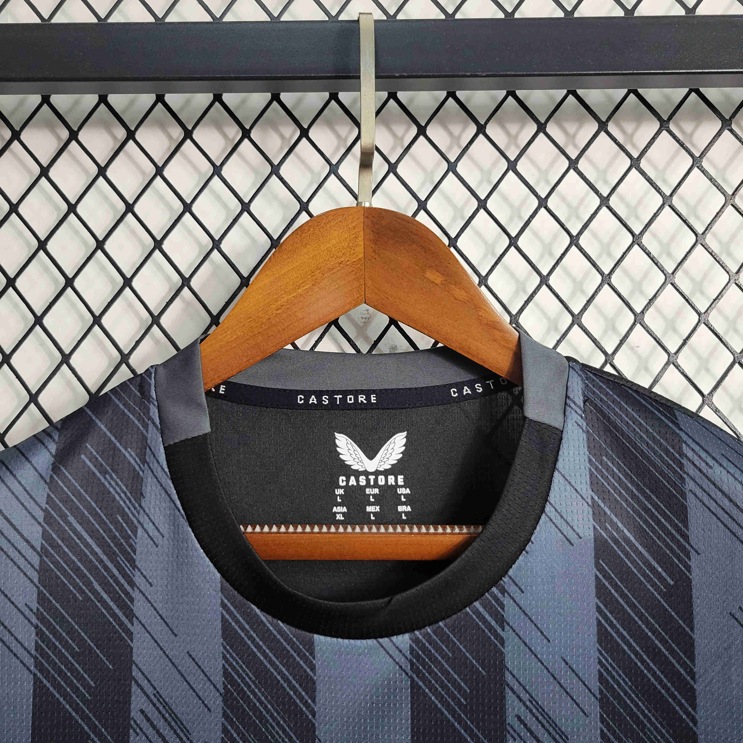 Newcastle United 23-24 Training Jersey - Fans Version