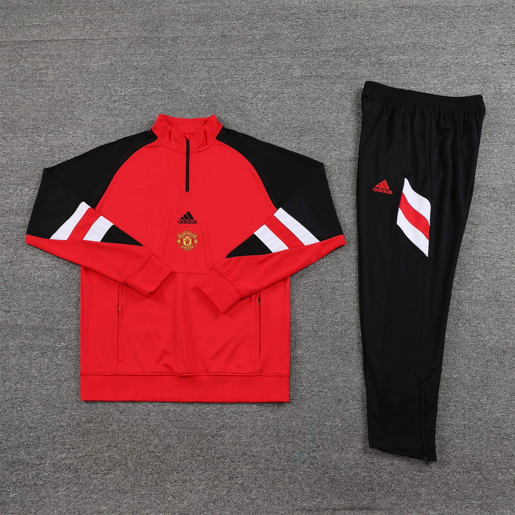 Manchester United 23-24 Long Sleeve Training Set Red