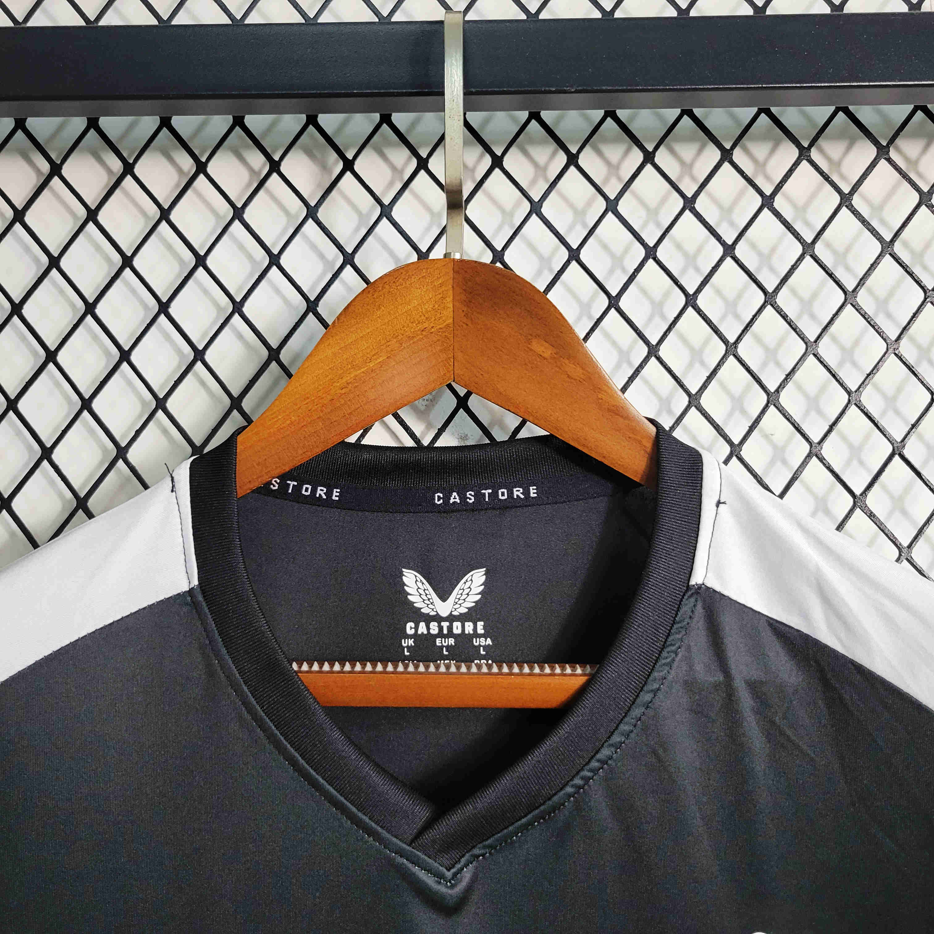 Newcastle United 23-24 Black Training Jersey - Fans Version