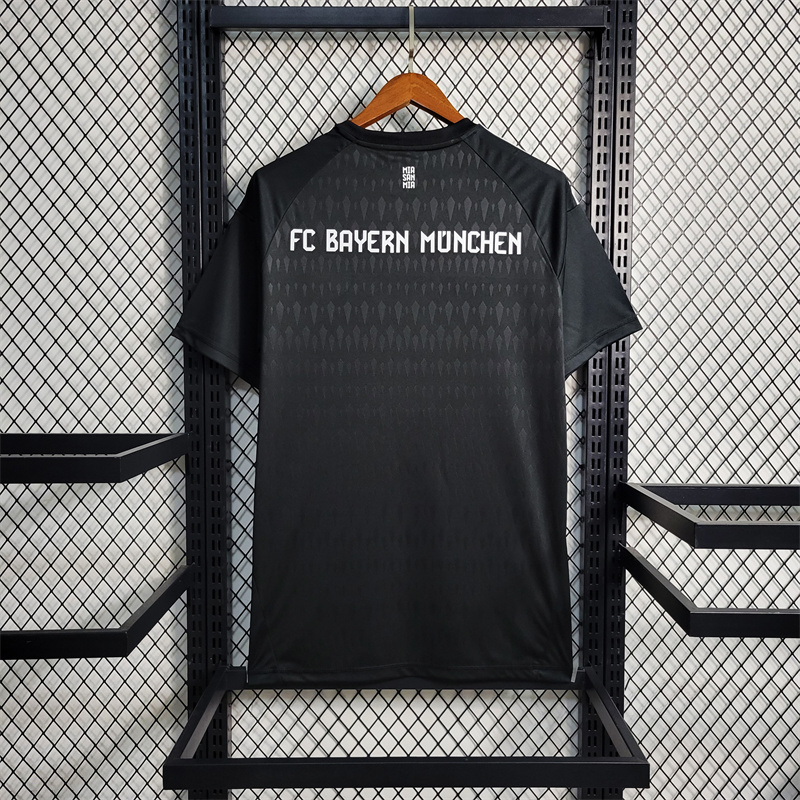 23-24 Bayern Munich Black Jersey Fans Jersey - Goalkeeper
