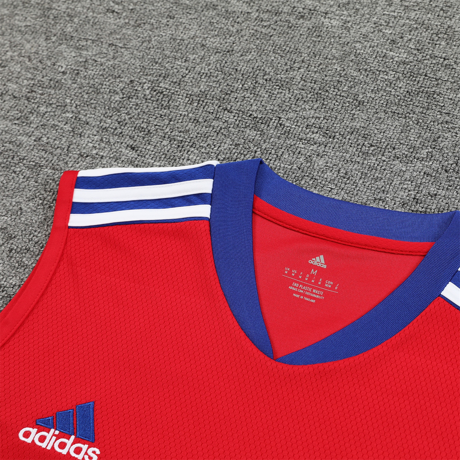 Bayern Munich 23-24 Red BlueTraining Vest Suit