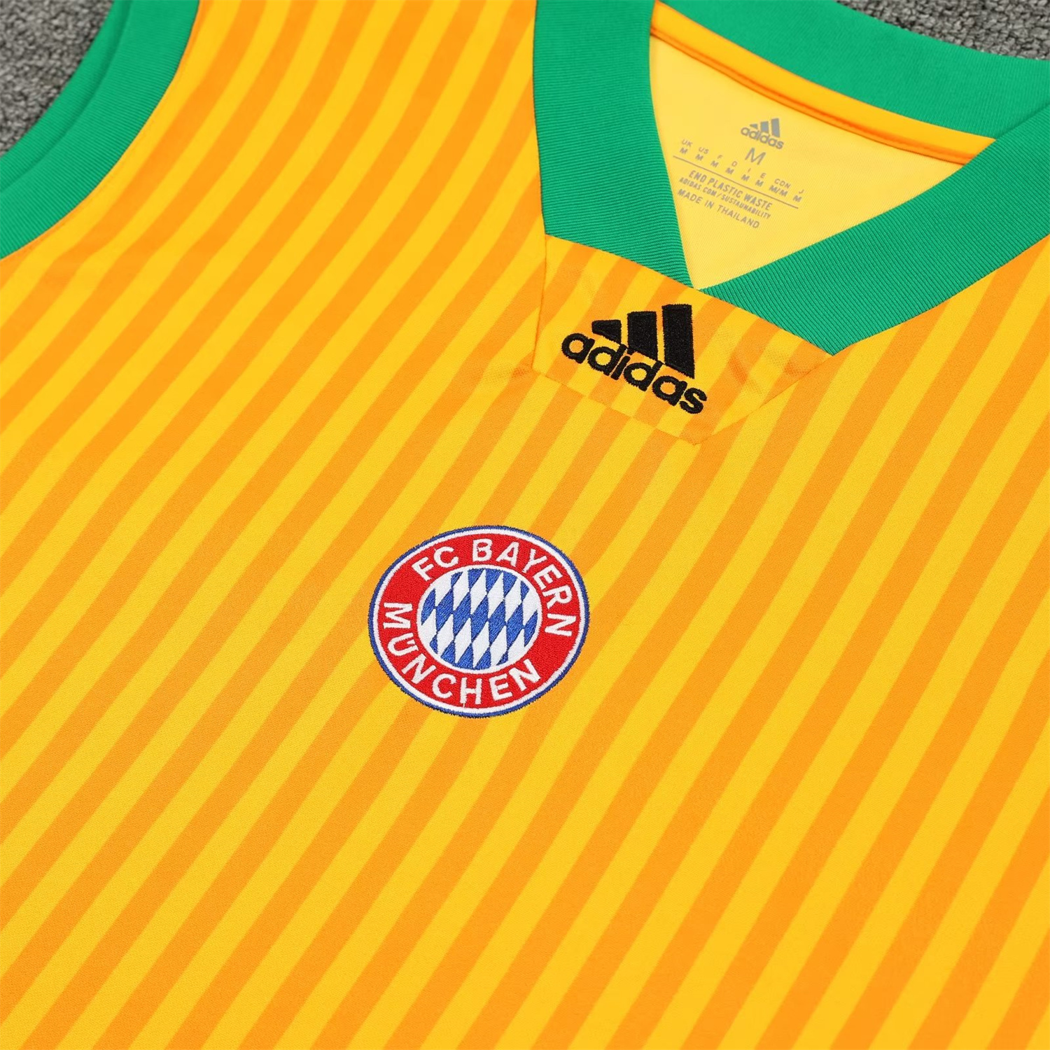 Bayern Munich 23-24 Yellow Green Training Vest Suit