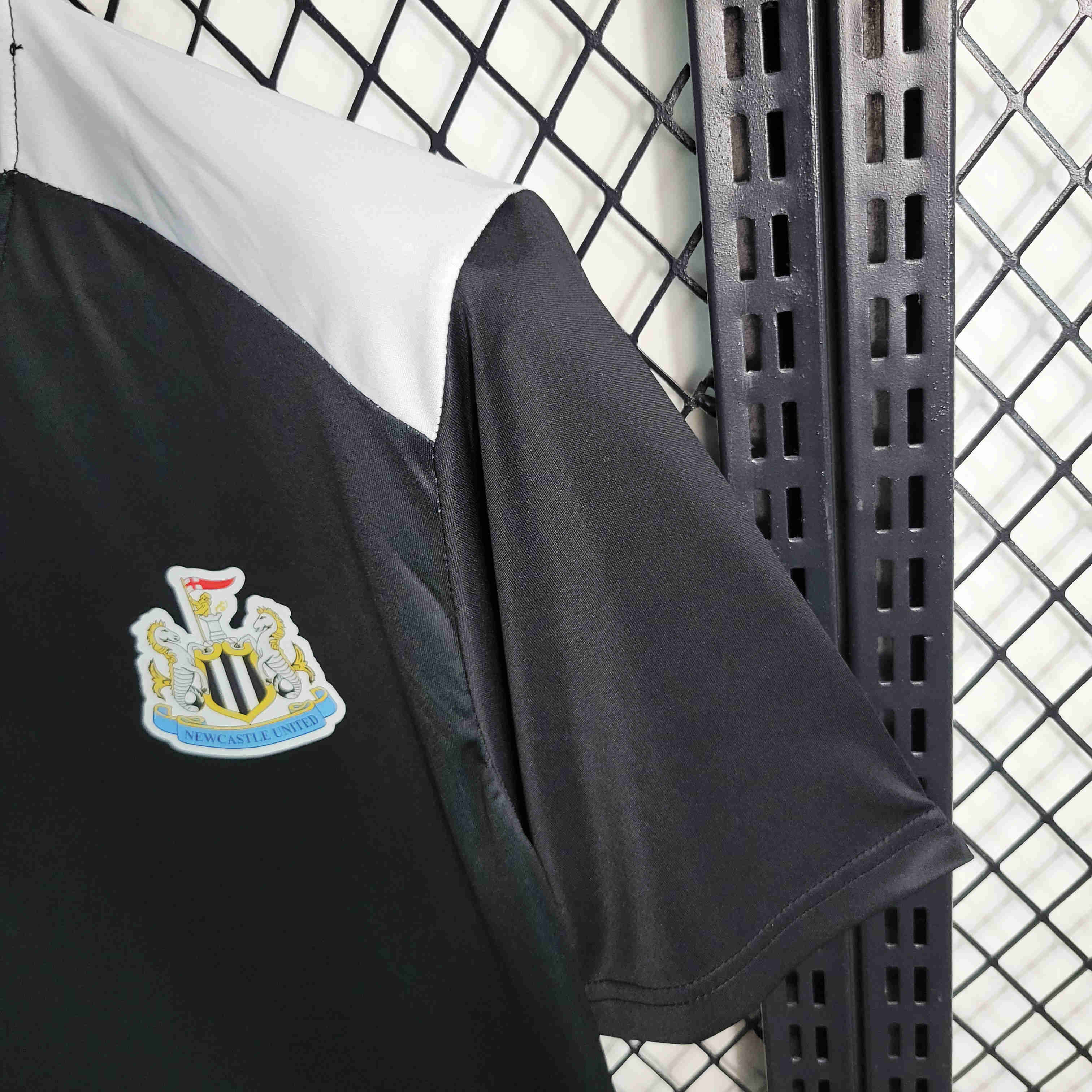 Newcastle United 23-24 Black Training Jersey - Fans Version