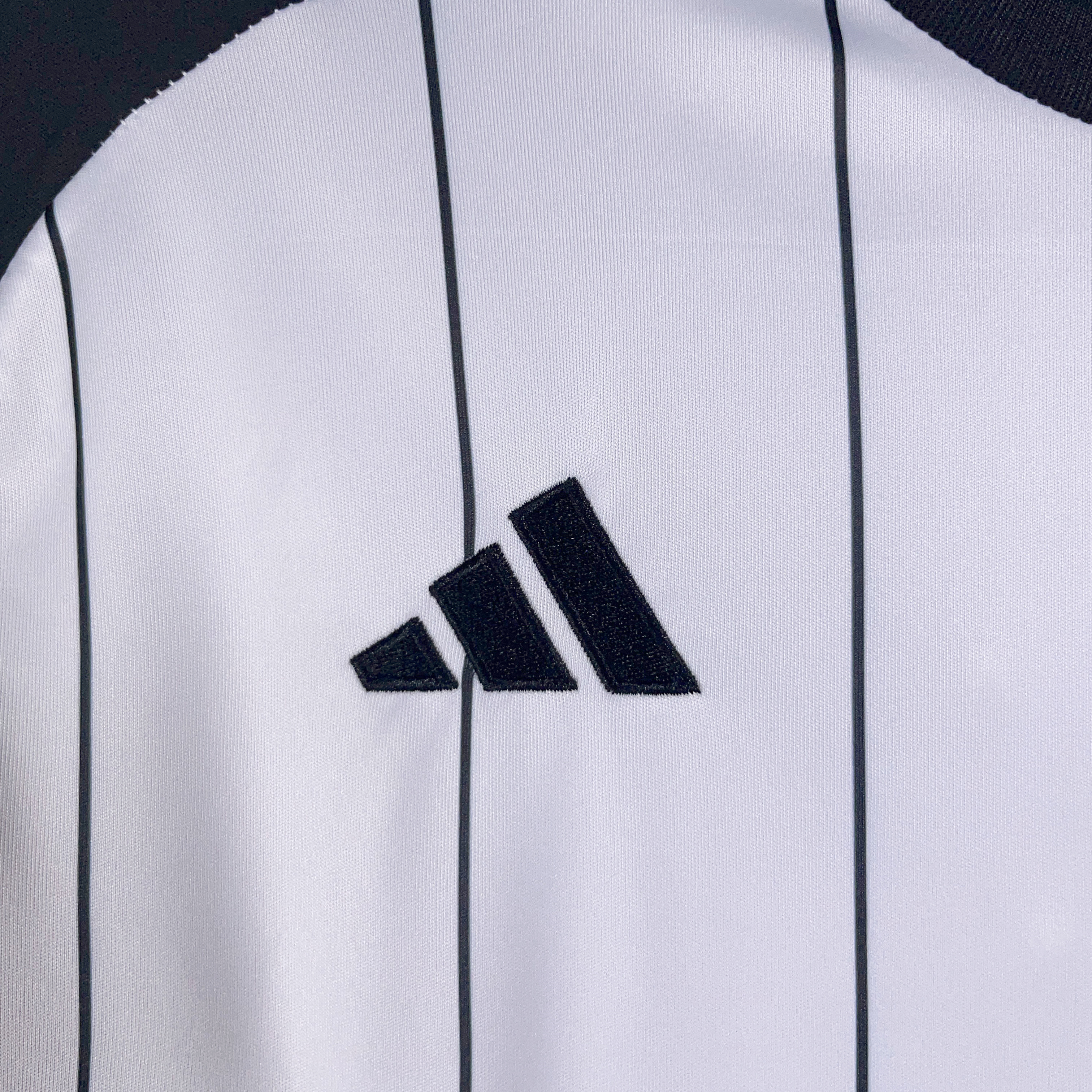 Hamburger SV 23-24 Home Stadium Jersey - Fans Version