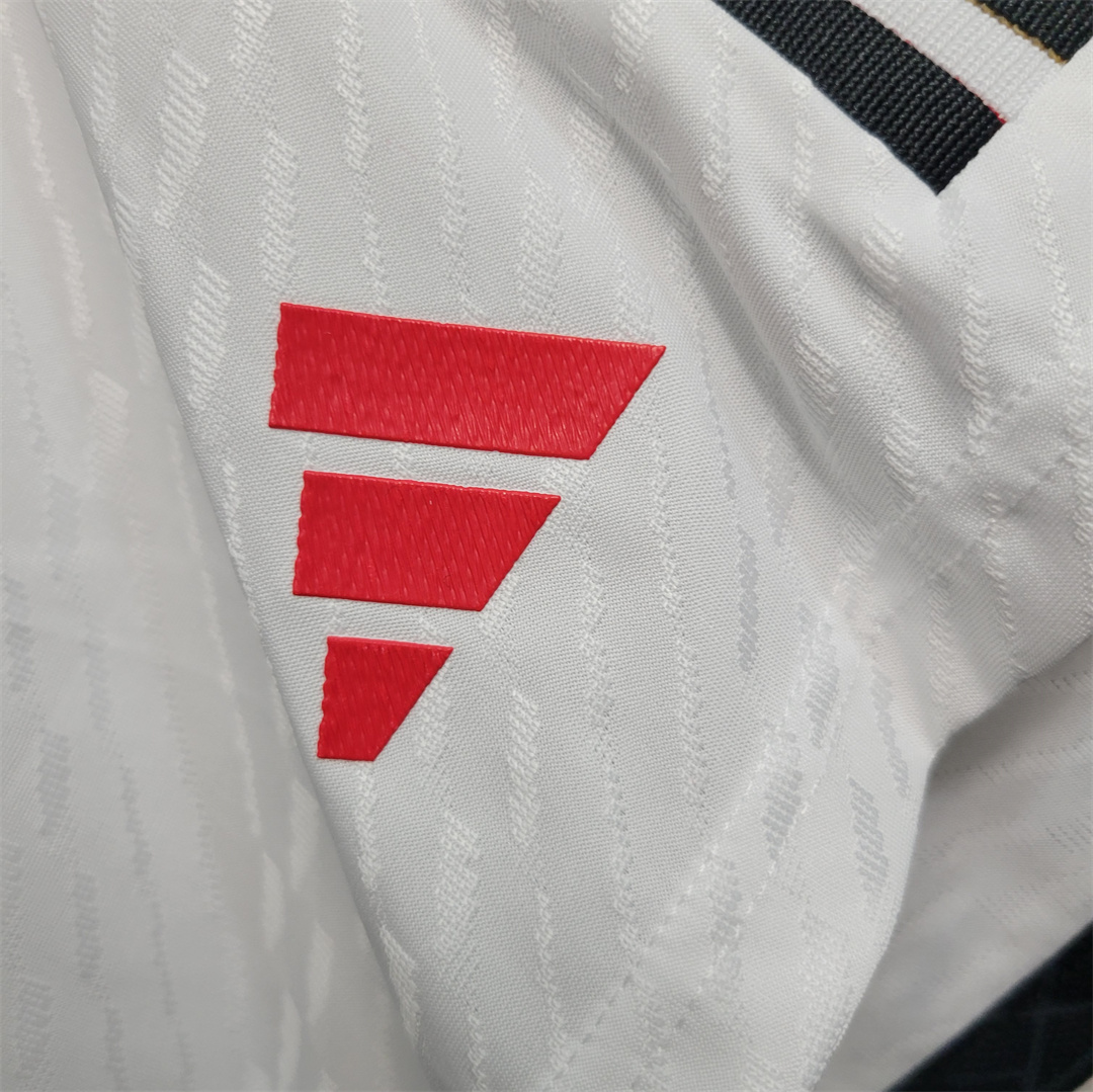 Manchester United 23-24 Home Shorts - Player Version