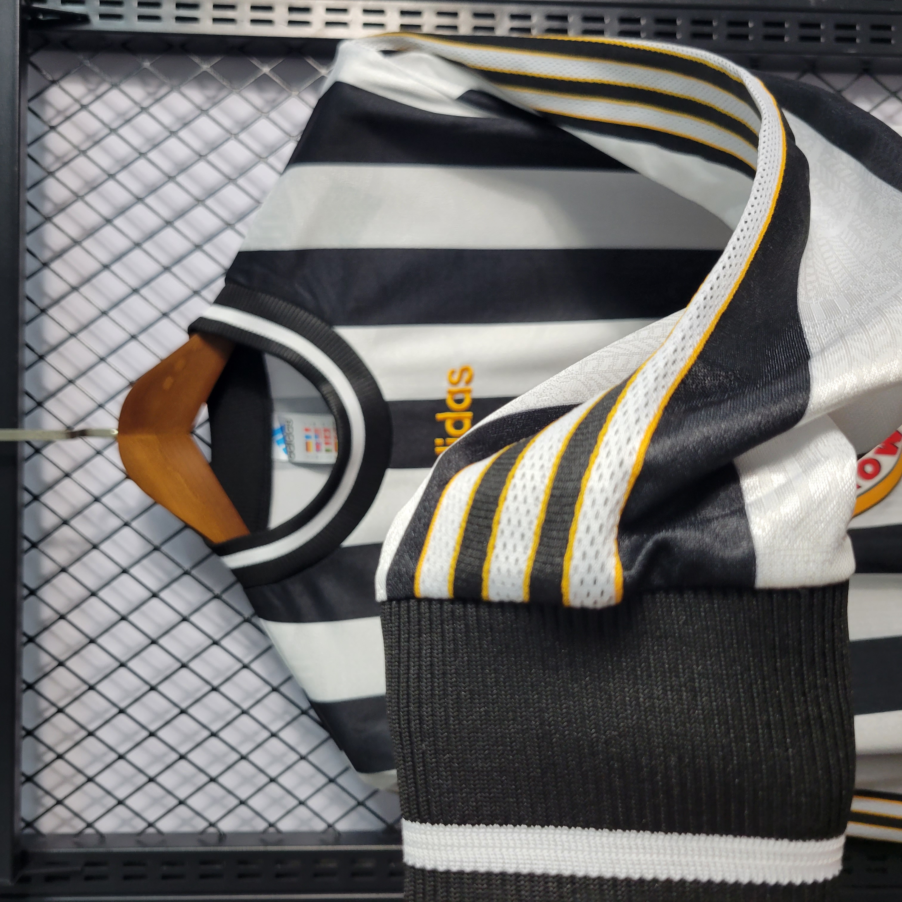 Retro Newcastle United 1995-97 Home Stadium Long Sleeve Jersey